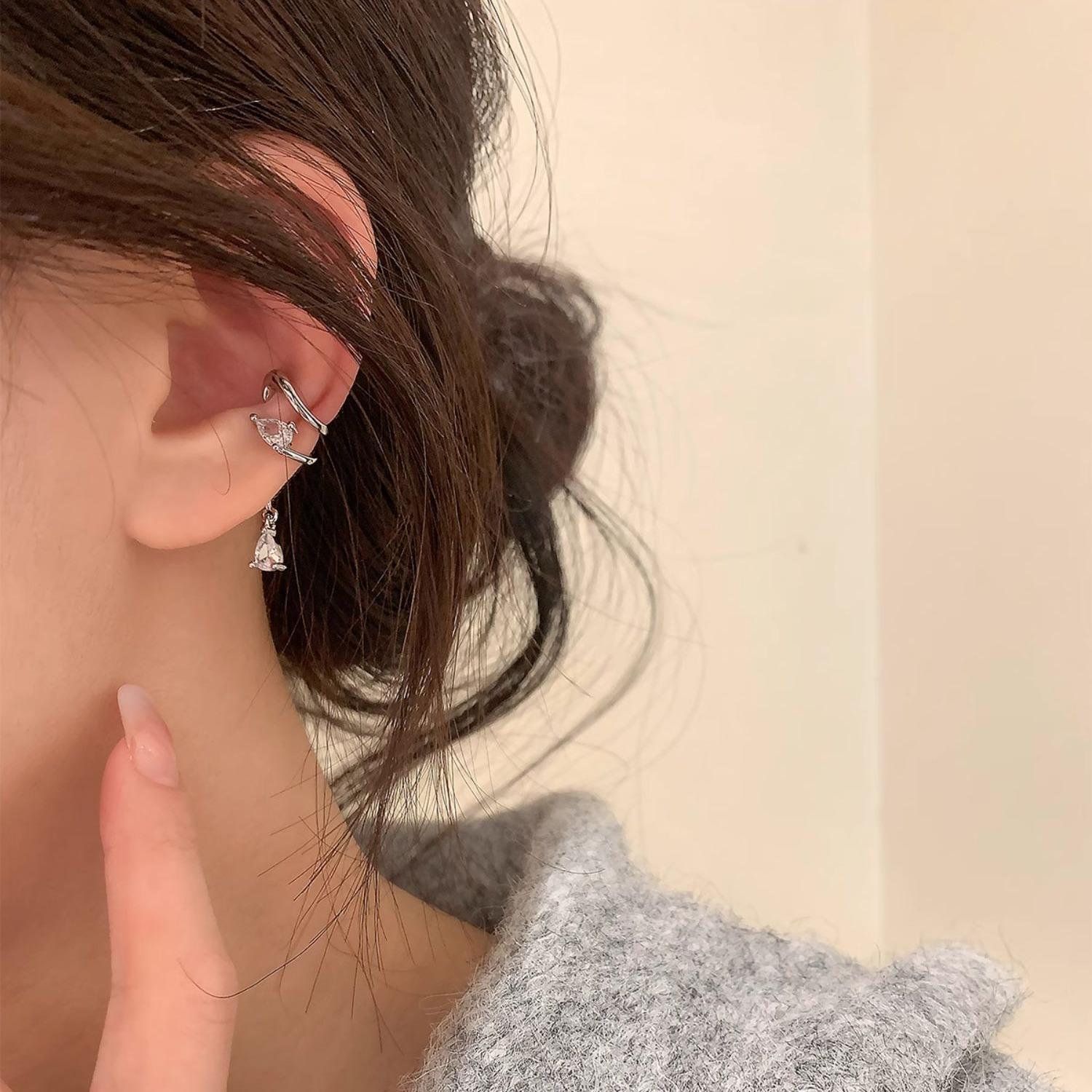 Elegant No Piercing Ear Cuff for Women, Simple Design, Versatile Ear Clip, Comfortable Wear, Perfect for Commuting and Dates