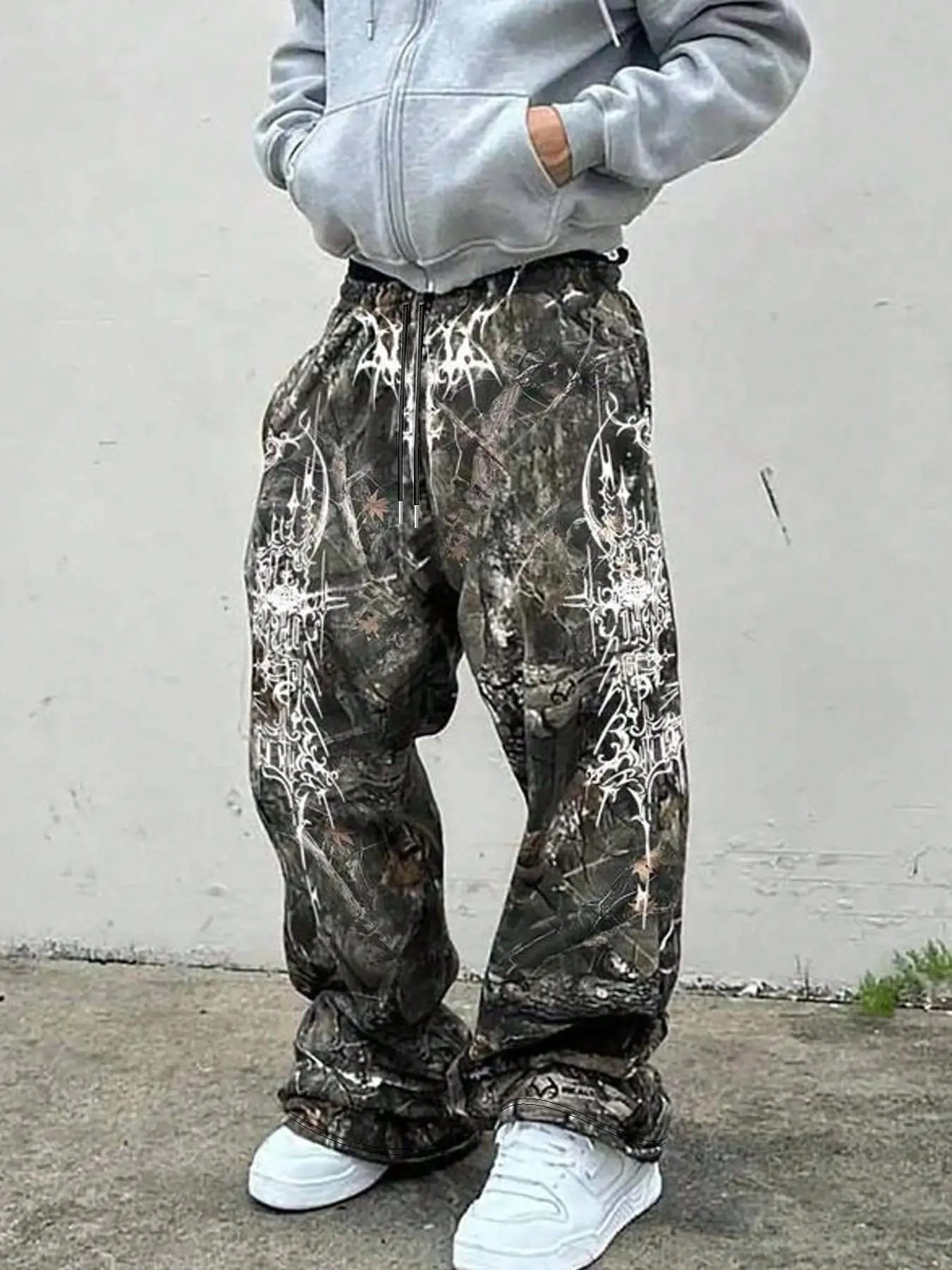 Y2K Camo Baggy Cargo Pants, Gothic Tribal Print Wide Leg Trousers, Casual Comfy Trouser, Casual Cargo Style, Real Tree Camouflage, Grunge Streetwear, Harajuku Aesthetic, for Men & Women, Perfect for Skate & Hip Hop Outfits