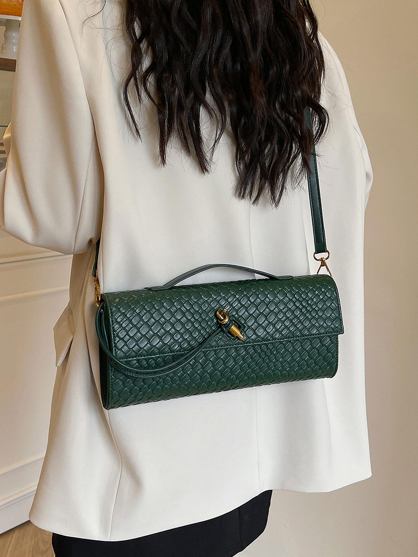 Versatile retro Classic Flap Shoulder bag with a niche design, a daily exquisite and casual crossbody bag, a fashionable and lightweight small square bag, suitable for shopping, commuting, work, daily outings, and parties