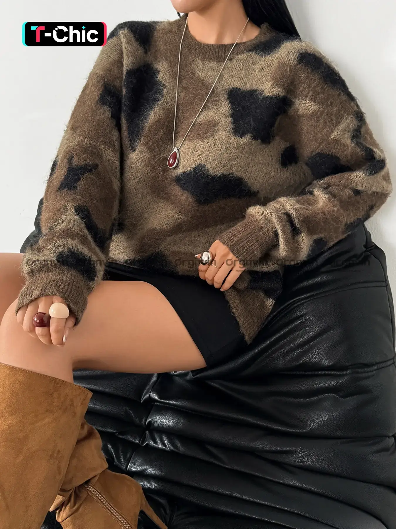 Women's Vintage Style Irregular Pattern Fuzzy Pullover Sweater, Fashionable Elegance Casual Loose Fit Knitwear for Fall & Winter