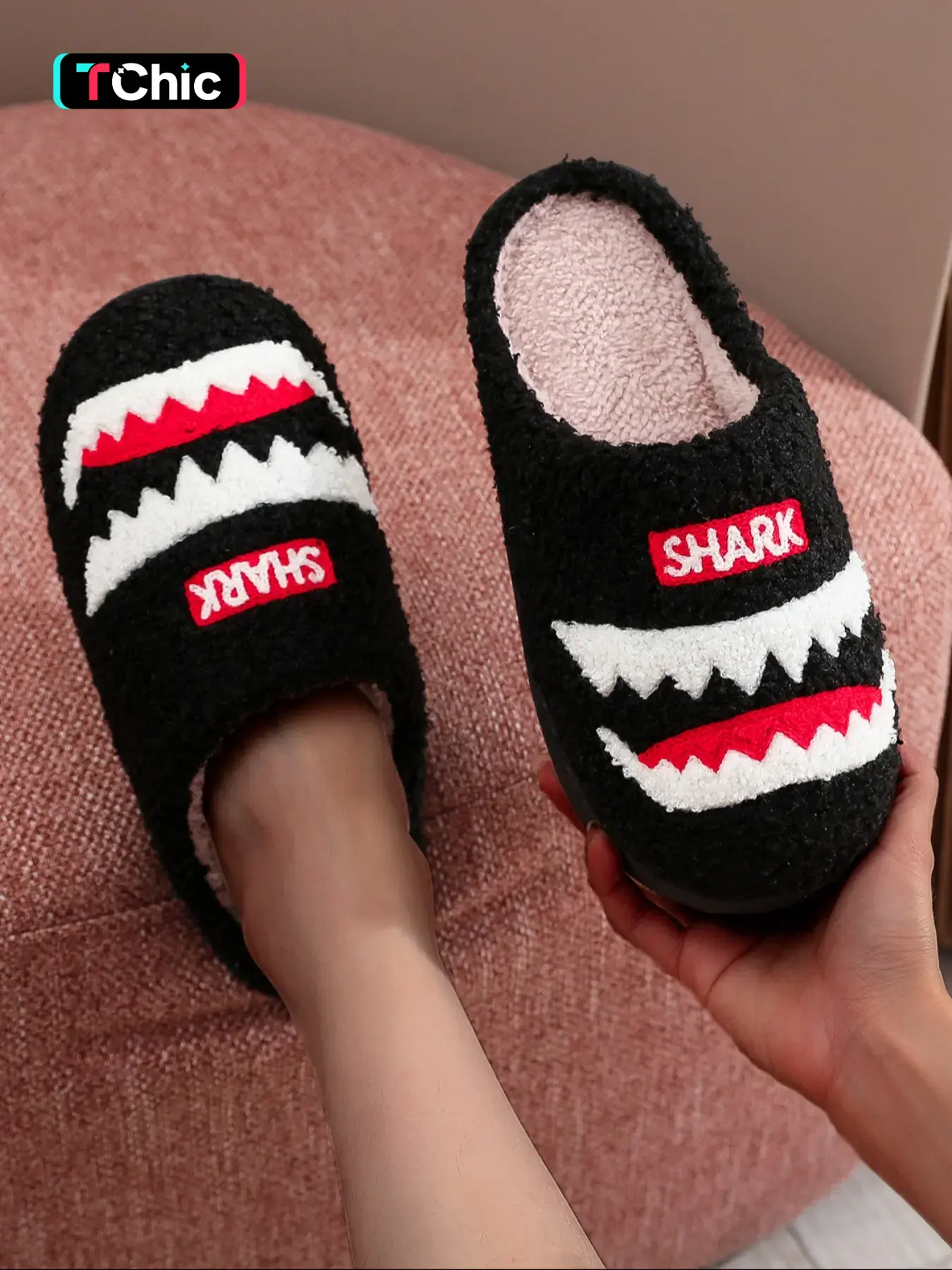 Shark Plush Slippers, Creative Embroidered Vintage Simple Home Shoes, Unisex Indoor Outdoor Warm Slip-On Non-Slip Boots, Warm House Slippers, Casual Home Slippers