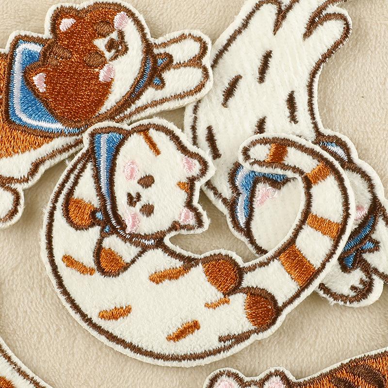 10pcs Colorful Embroidered Patches DIY for Clothes Hats Bags, Vintage Sew-on Badges for Repair or Decoration