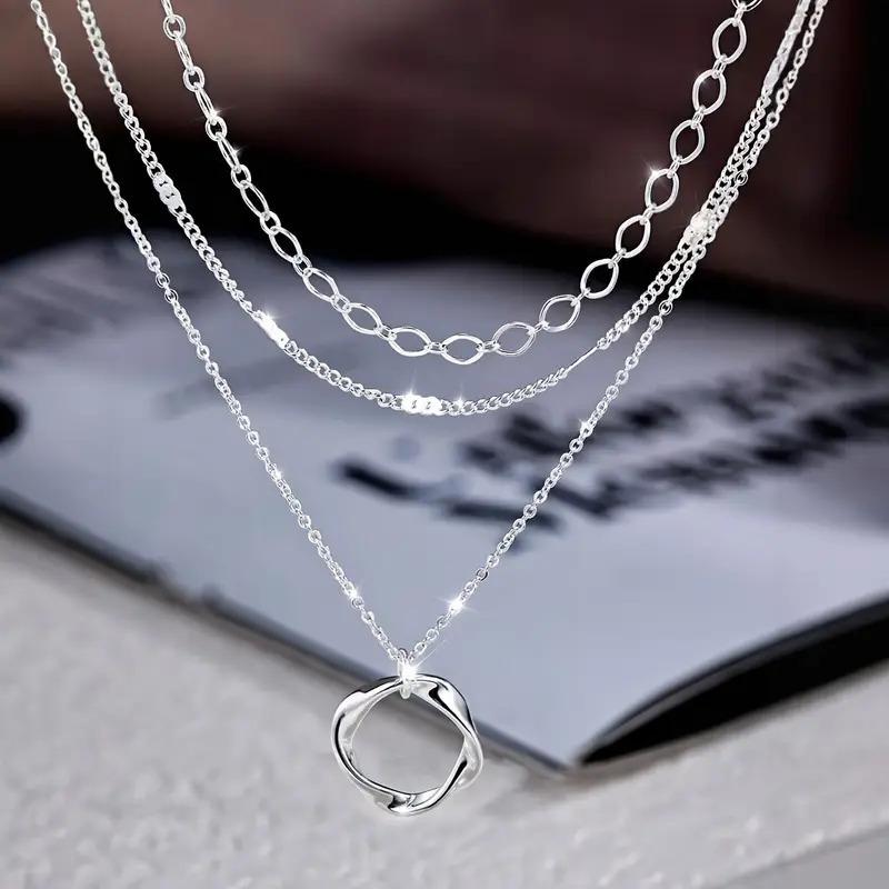 A Three-layer Fashion Round Pendant Multi-layer, Stylish Adjustable Alloy Clavicle Necklace, Women's Necklace Set Chain Simple And Versatile Multi-layer Clavicle Chain Necklace, Adjustable Choker