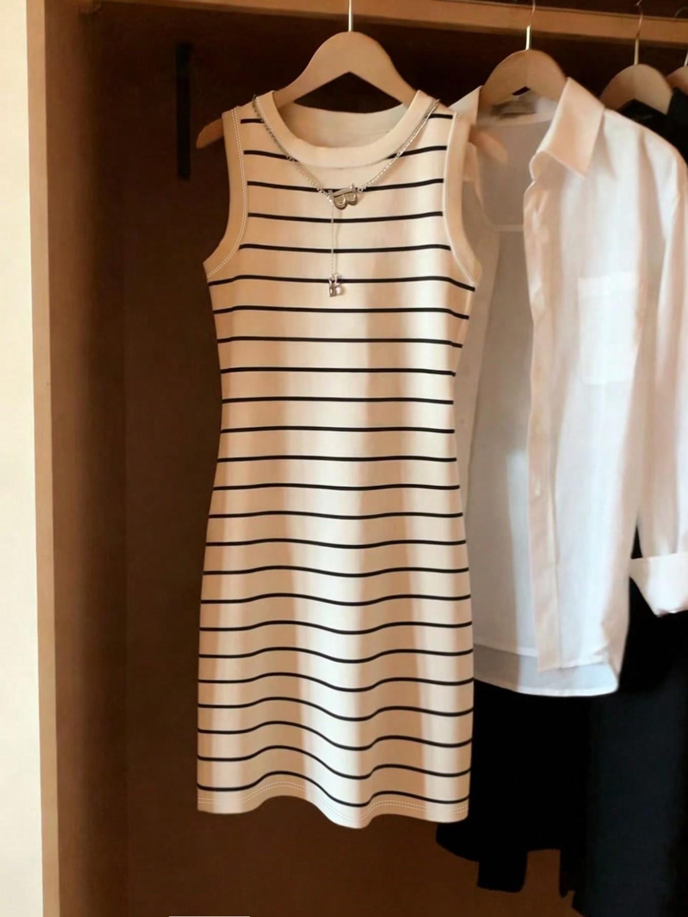 Women's Sleeveless Fitted Bodycon Round Neck Dress with Striped Print, Spring/Summer, Elegance