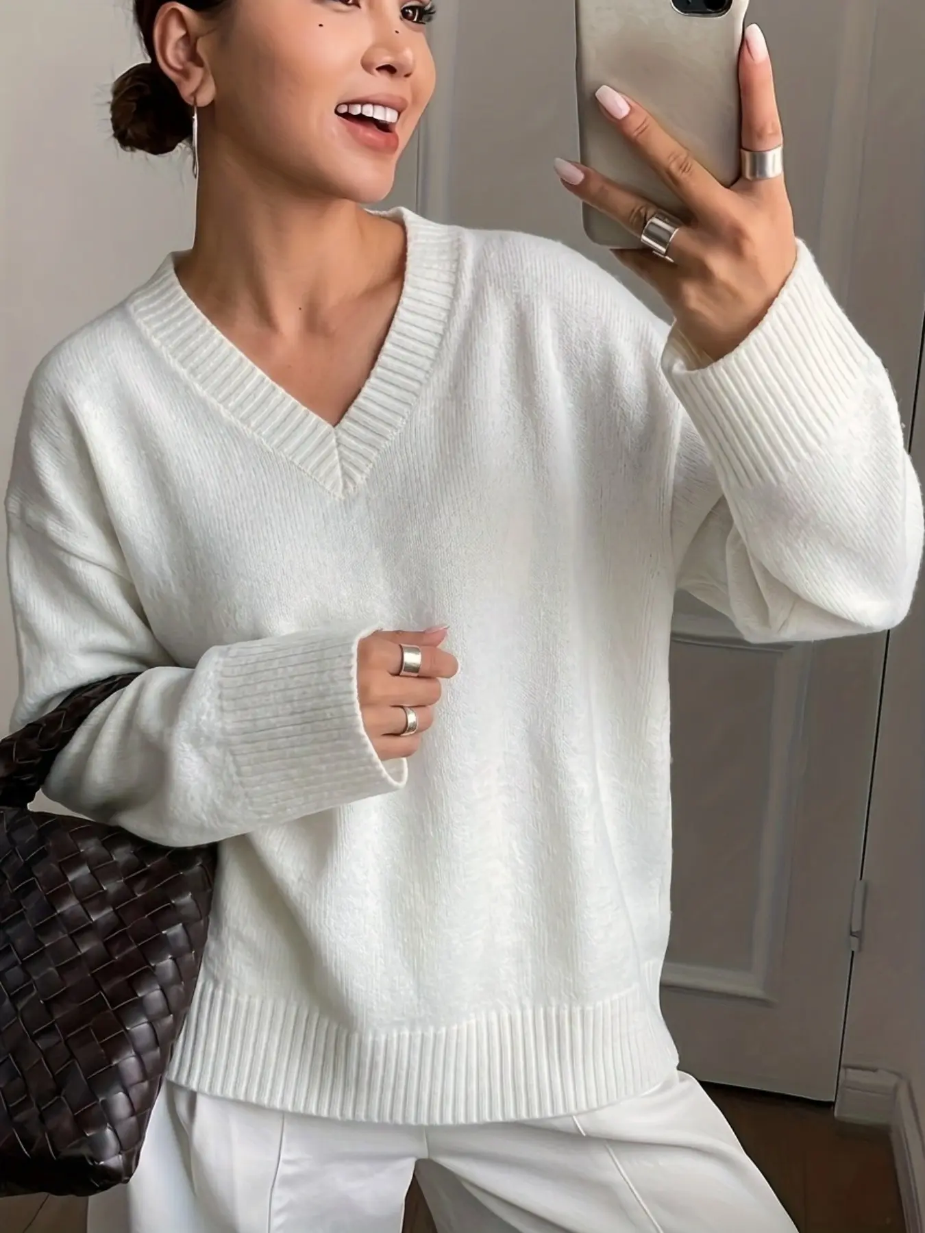 1PC Women's Oversized V-Neck Knit Sweater, Soft Fuzzy Drop Shoulder Pullover, Loose Long Sleeve Ribbed Cuff Knitwear Tops for Fall/Winter Casual Fit Style