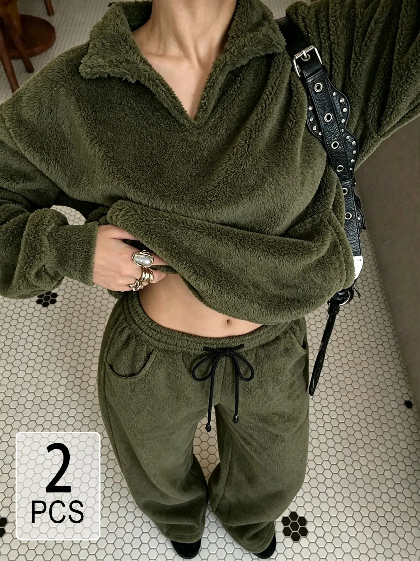 Women 2 Piece Fuzzy Sherpa Loungewear Set, Adjustable, Lapel V Neck Long Sleeve Cropped Pullover Sweatshirt & Drawstring Wide Leg Pants Matching Outfit, Cozy Teddy Fleece Casual Tracksuit, Loose Soft Warm Streetwear Sleepwear Co-ord, Fluffy Lounge