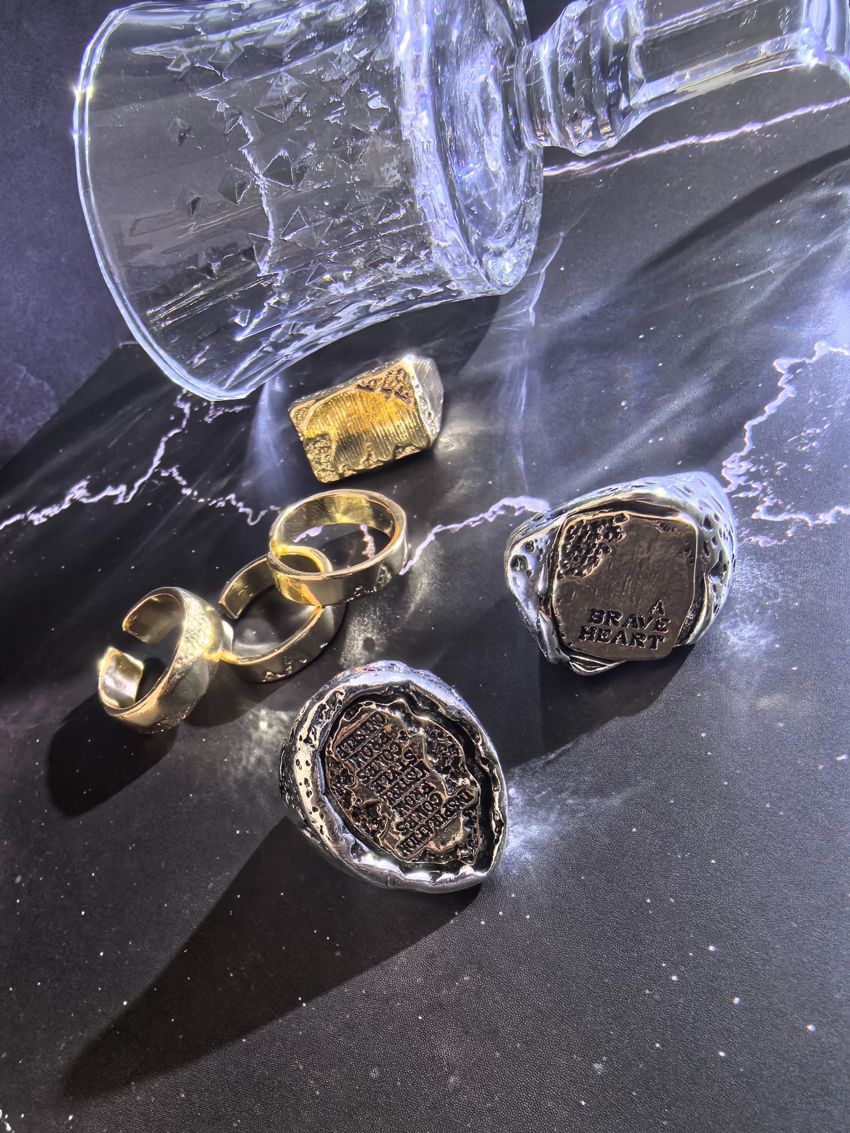 6 Pcs Bold Lava Texture Letter Rings, Streetwear Hip Hop Colorblock Metal Rings, Vintage Distressed Open Cuff Rings, Hip Hop Jewelry