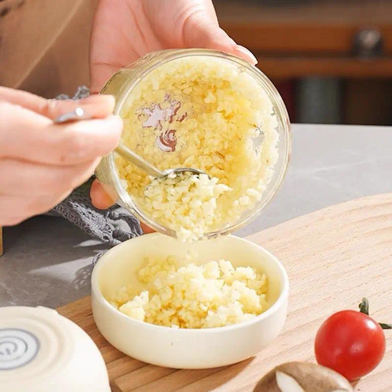 Electric Garlic Chopper, 4 Sharp Blades,Portable Veggie Chopper, 300ML Garlic Grinder Masher Onion Chopper, Blender to Vegetable, Cordless Food Processor for Ginger, Chili, Fruit, Meat, Spices, Beans, etc Electric Garlic Chopper, 4 Sharp Blades,Portable Veggie Chopper, 300ML Garlic Grinder Masher Onion Chopper, Blender to Vegetable, Cordless Food Processor for Ginger, Chili, Fruit, Meat, Spices, Beans, etc