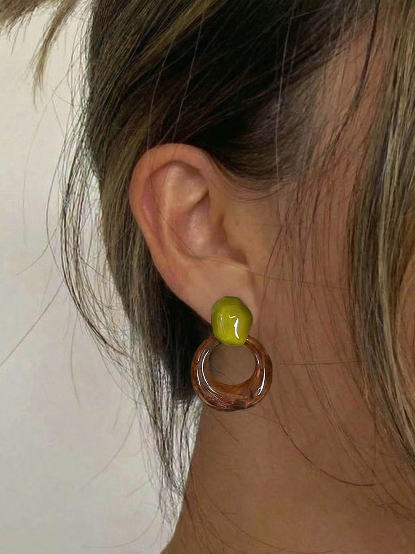 A Pair of Circular Maillard Retro Earrings Bold, Vintage-Inspired, and Niche-Style Accessories