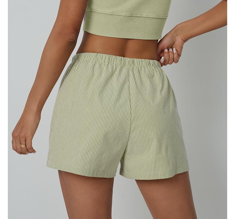 Automet Trendy and striped shorts