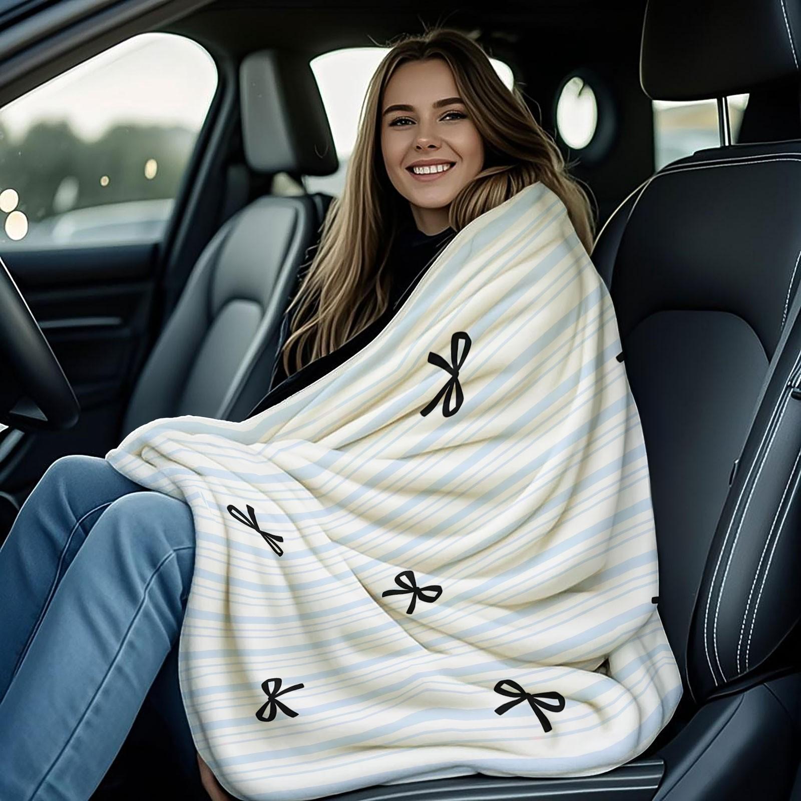 1-Piece Set of Light Blue Striped Cartoon Bow-Printed Blanket, All-Season Flannel Blanket, Available in Multiple Sizes, Soft and Breathable, Perfect for Sofas, Beds, and Office Naps