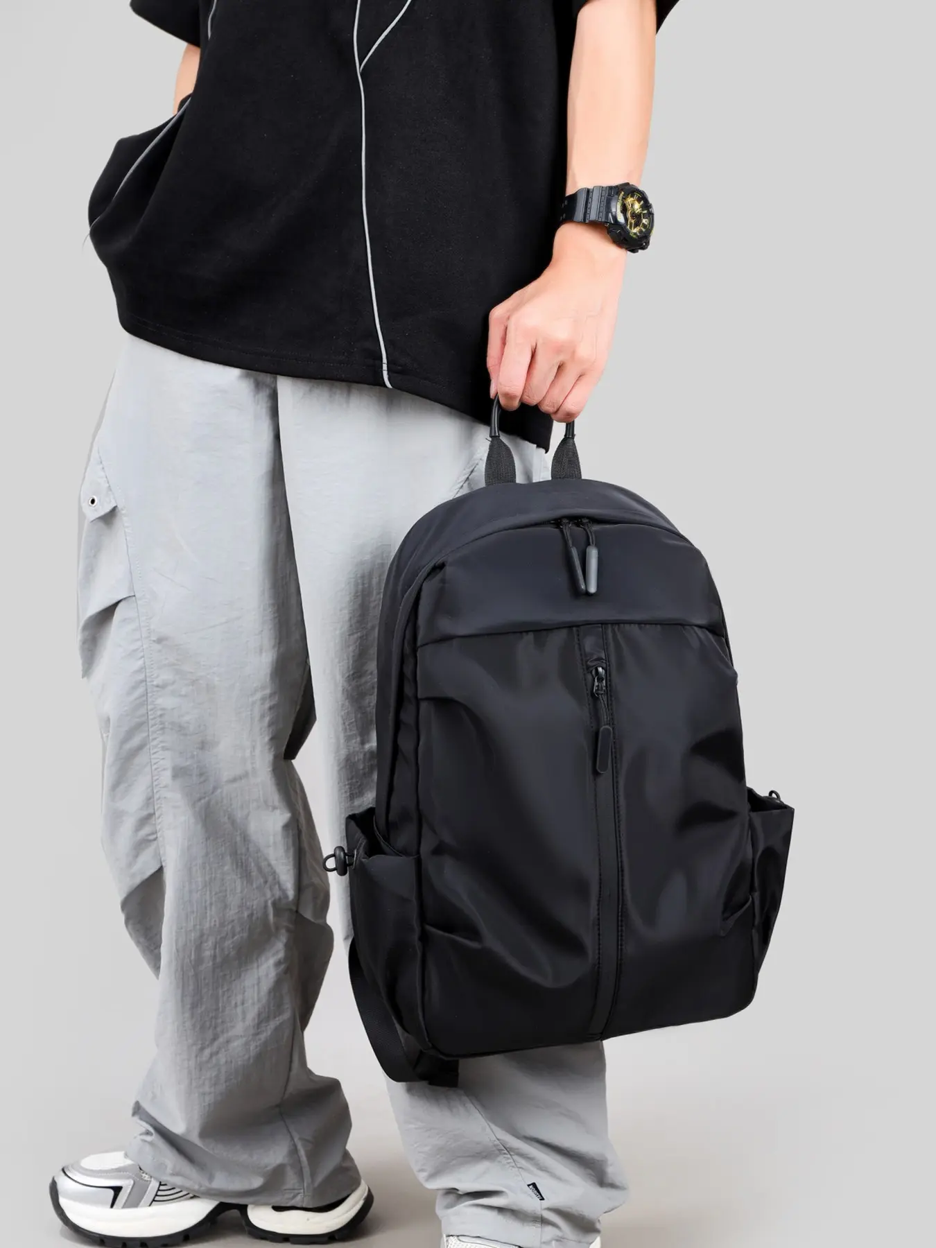 1pc Minimalist Men Backpack, High Capacity, Solid Appearance Layered Front Zipper Pocket For Easy Access Dual Side Pockets For Water Bottles And Umbrellas Support Hand Carry And Backpack Wear Roomy Inner Space Backpack For Men Work Commute Weeke