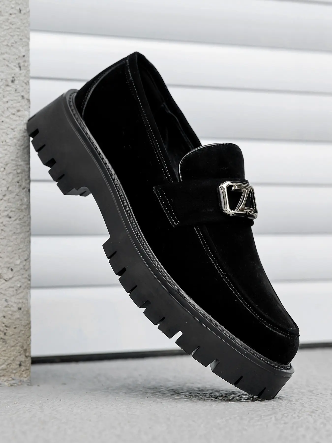 Men's Matte Finish Loafers, Metal Buckle Decor, Work Shoes, Invisible Heel Lift, Breathable, Slip On Convenience, Slip-On Design