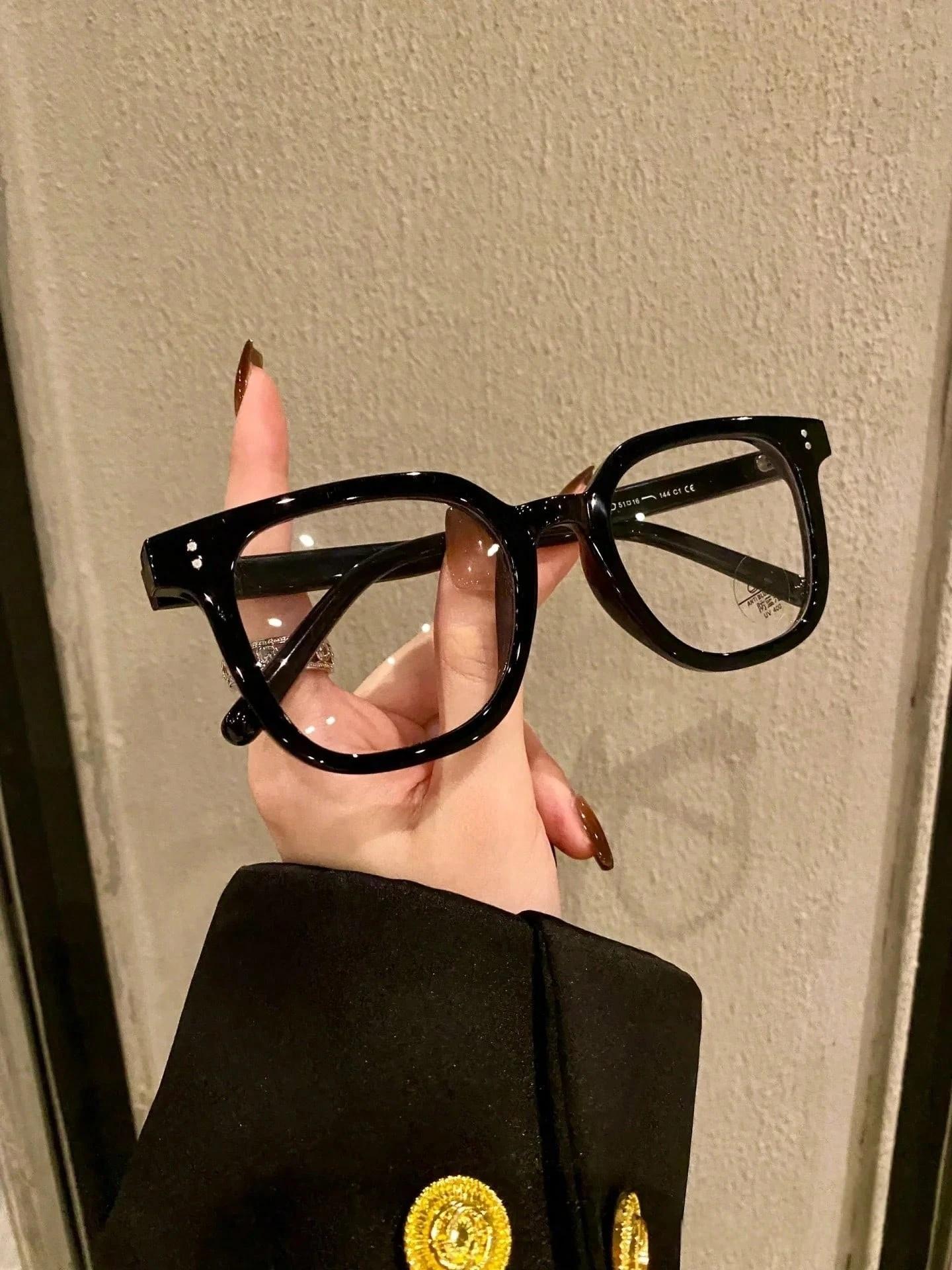 Black Frame Fashion Eyewear, Unisex Oversized Square Clear Lens Glasses, Face-Shaping Versatile Frame for Students, Office Workers, Commuting, Watching Videos and Daily Styling, Back-to-School and Birthday Gifts