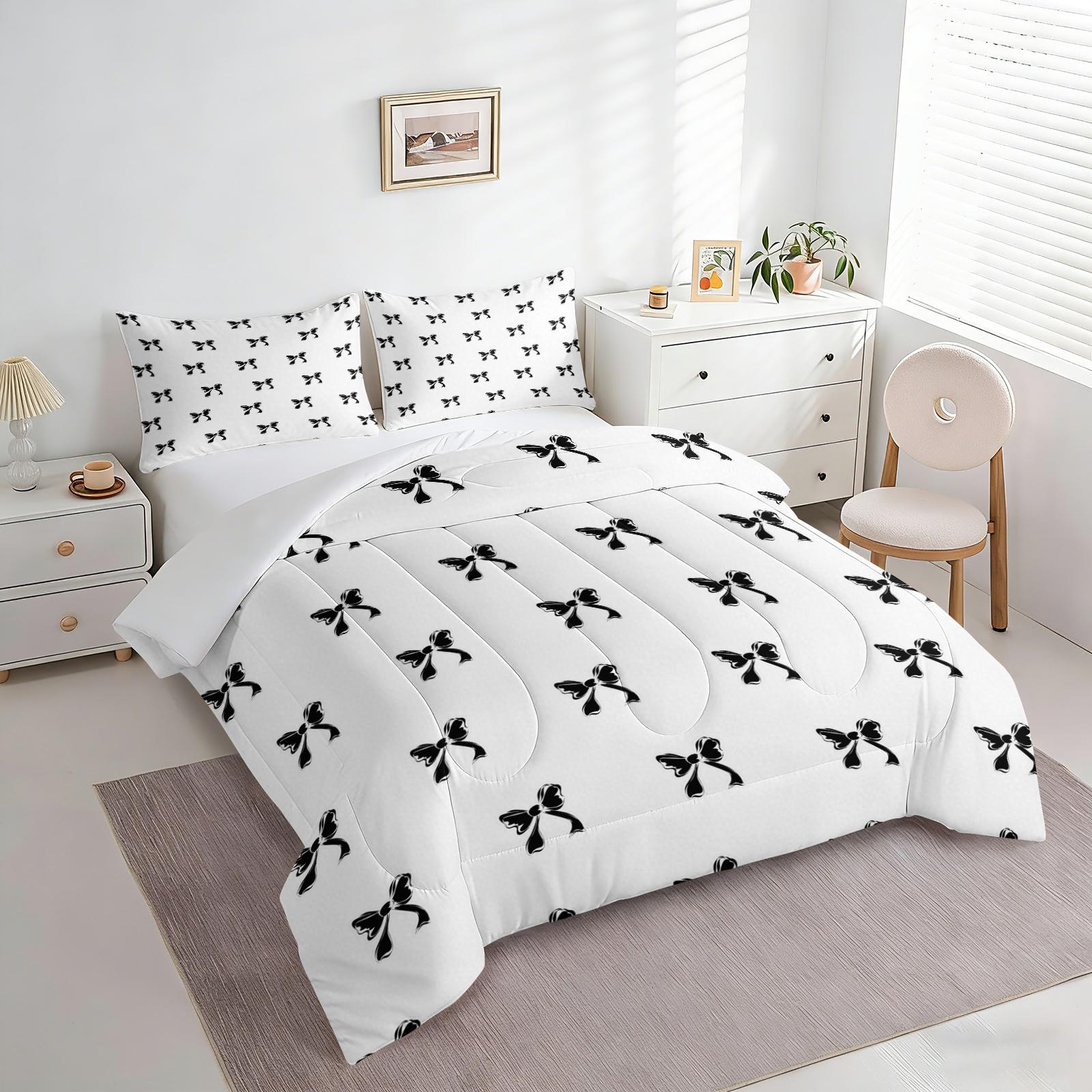 2/3Pcs Black Bow Print Comforter Set, Soft Microfiber Bedding Set with Pillowcases, Coquette Aesthetic Quilt, All Season Lightweight Digital Printed Bed Set for Girls Teens Bedroom Decor