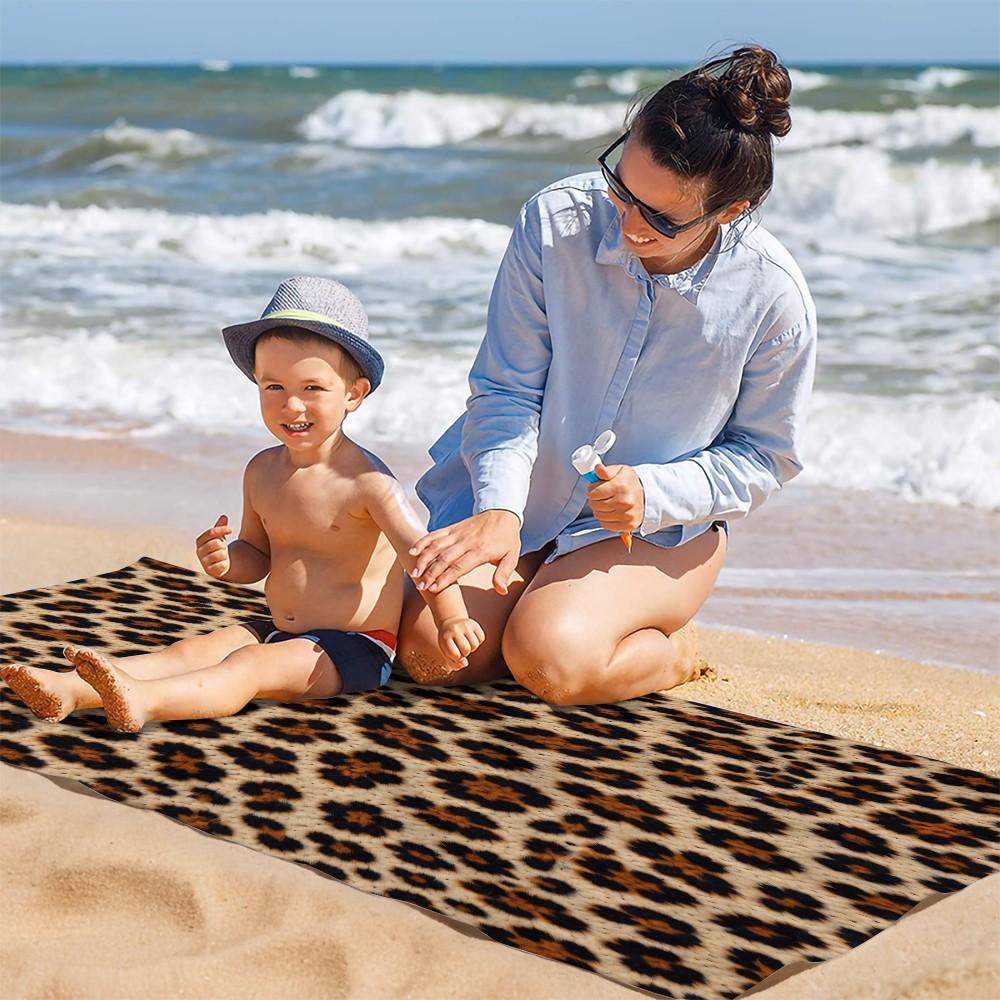 1Pcs Vintage Leopard Print Quick Dry Beach Towel, Lightweight Absorbent Sand Free, Portable Durable, Multi-Use Towel for Vacation, Swimming, Beach And Camping