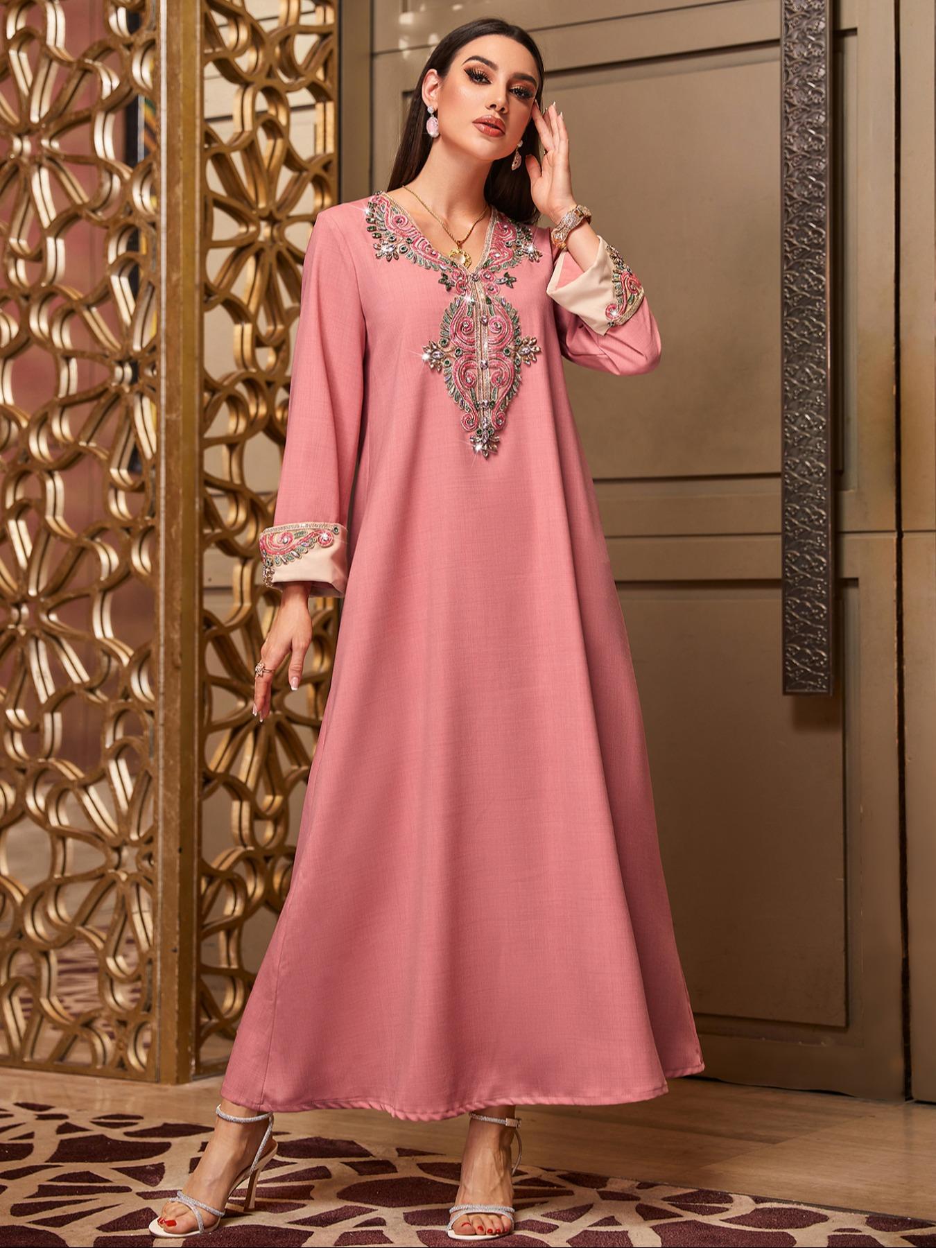 Elegant Embroidered Evening Gown Formal Wear, Elegant Party Dress, Classy Modest Dresses, V-Neck Long Fitted Dress with Handmade Rhinestone Collar & Floral Embroidery, Perfect for Banquets, Formal Elegant Fashion, Womenswear