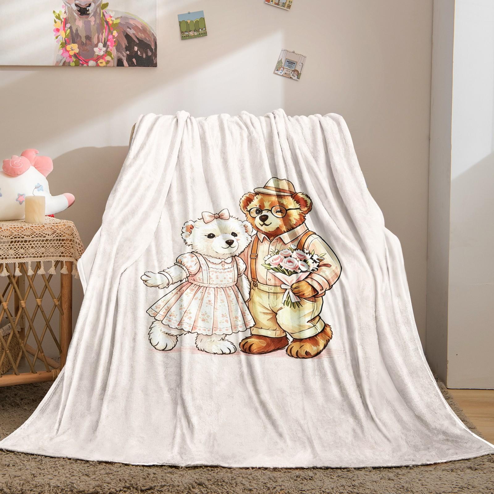 Cute Couple Bear Throw Blanket, Soft Skin-Friendly Plush Fleece, Lightweight Cozy Blanket for Couch Bed Office, Sweet Romantic Bear Print, for Girls Teens Women, All Seasons, Aesthetic Room Decor, Perfect Gift