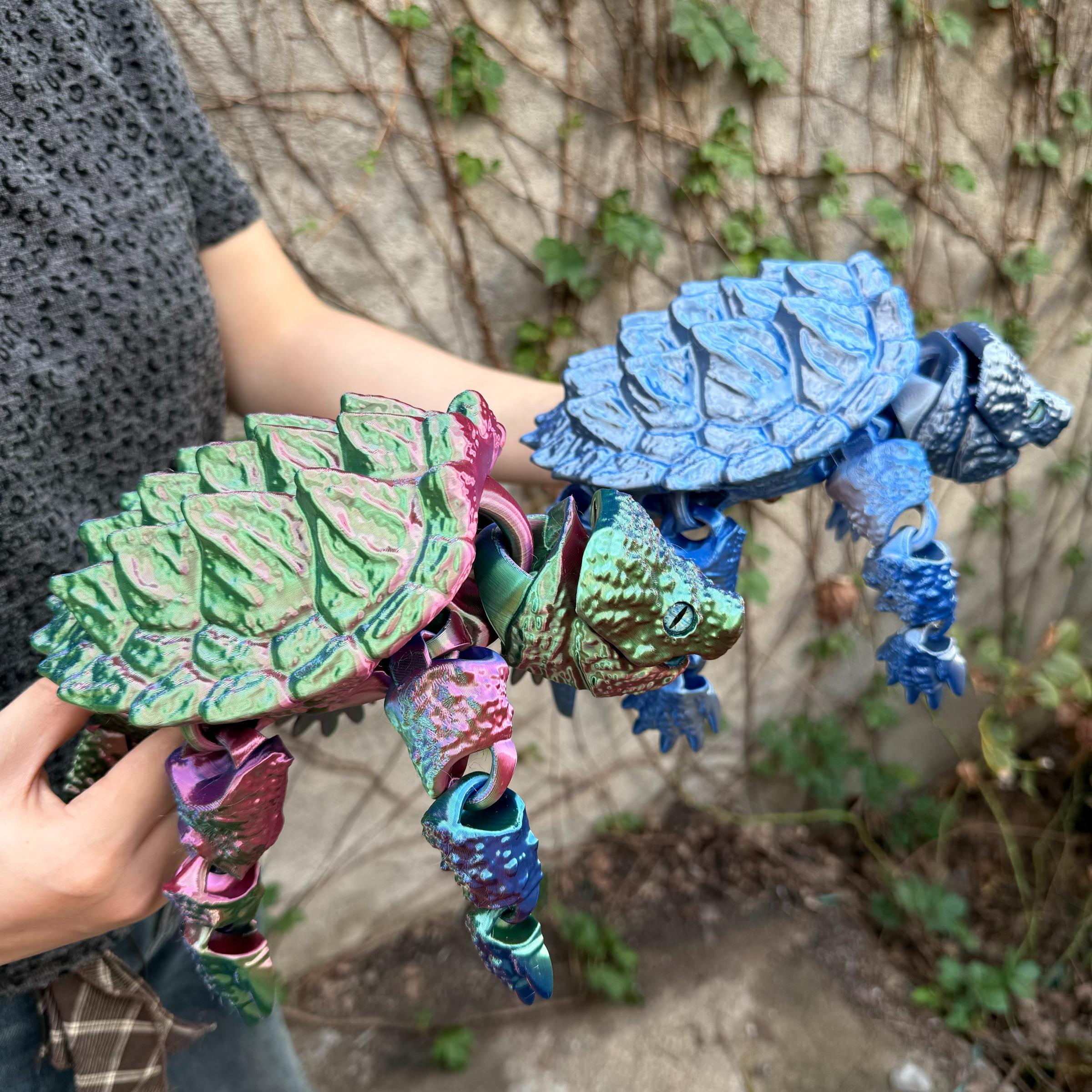 3D Printed Crocodile Statue Decoration, Two Sizes Available, Unique Home Decor, Christmas Gift, Realistic Eyes, Moveable Joints, Turtle Designs