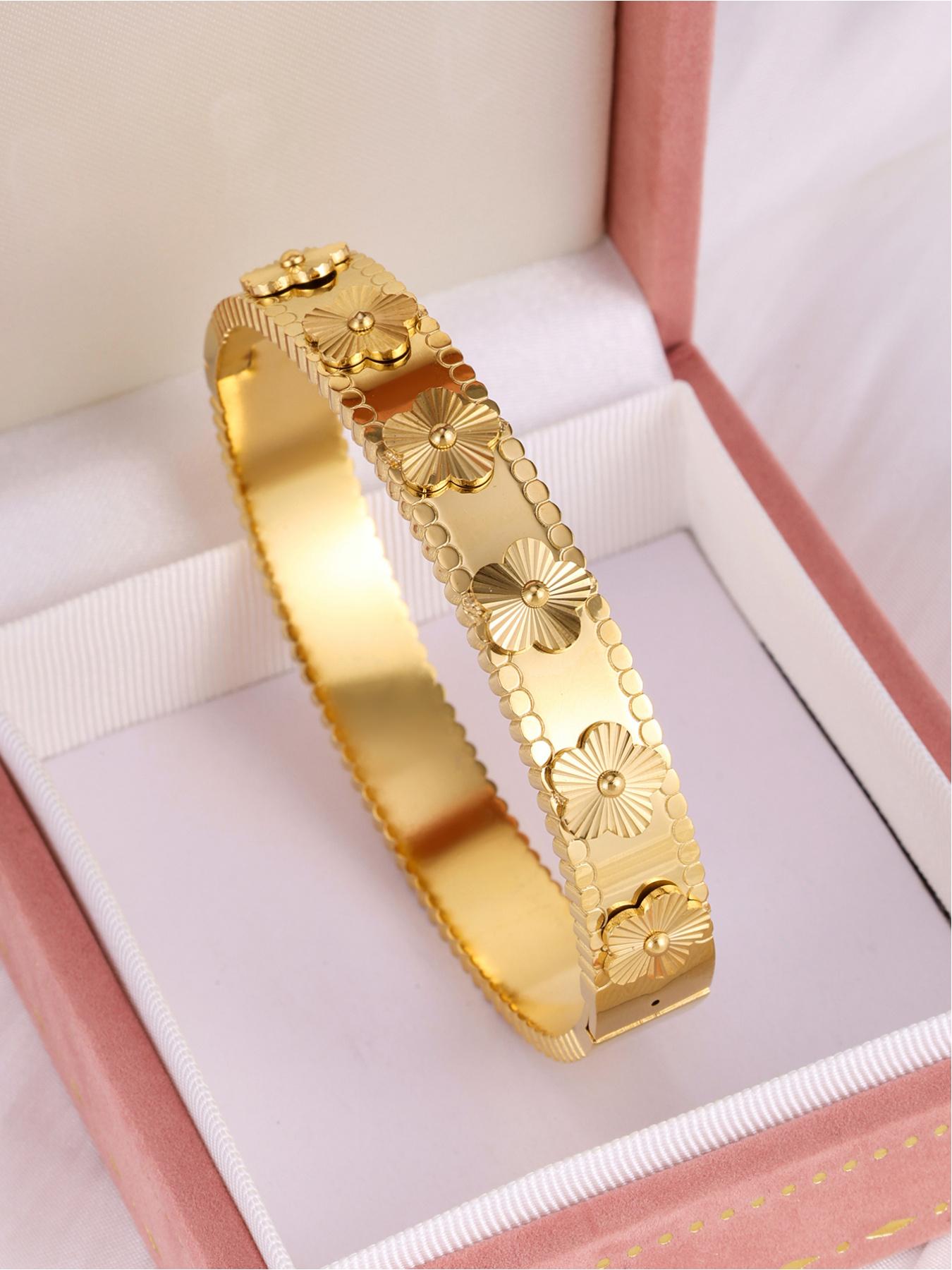 Vintage 4 Leaf Clover Gold Bangle, Non-Tarnish Stainless Steel Statement Bracelet, Daily Wear Jewelry