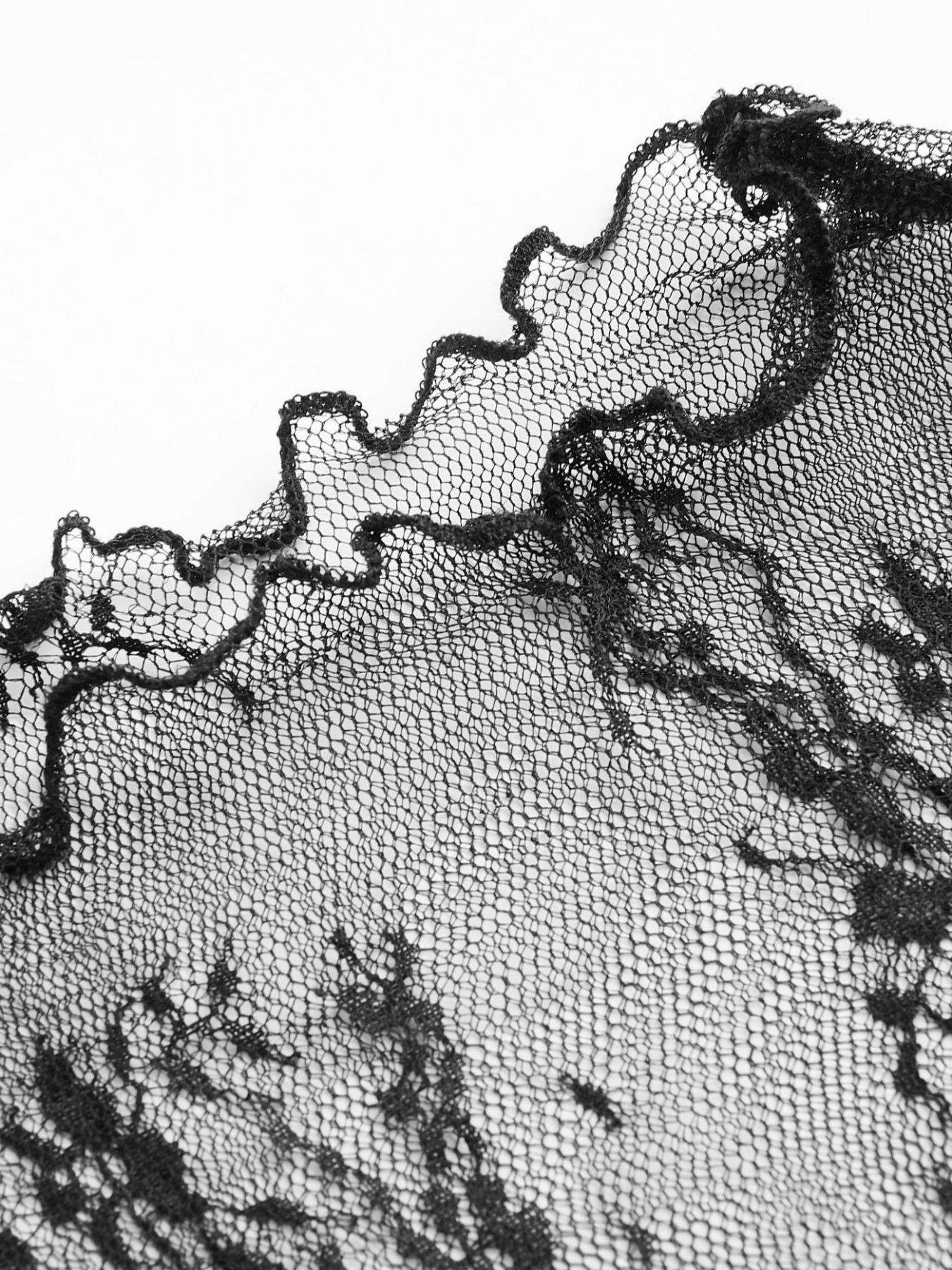 Women's Floral Lace Sheer Lettuce Trim Top, Elegant Long Sleeve Stand Collar Top for Daily Wear, Ladies Clothes for All Seasons, Casual Classy Top