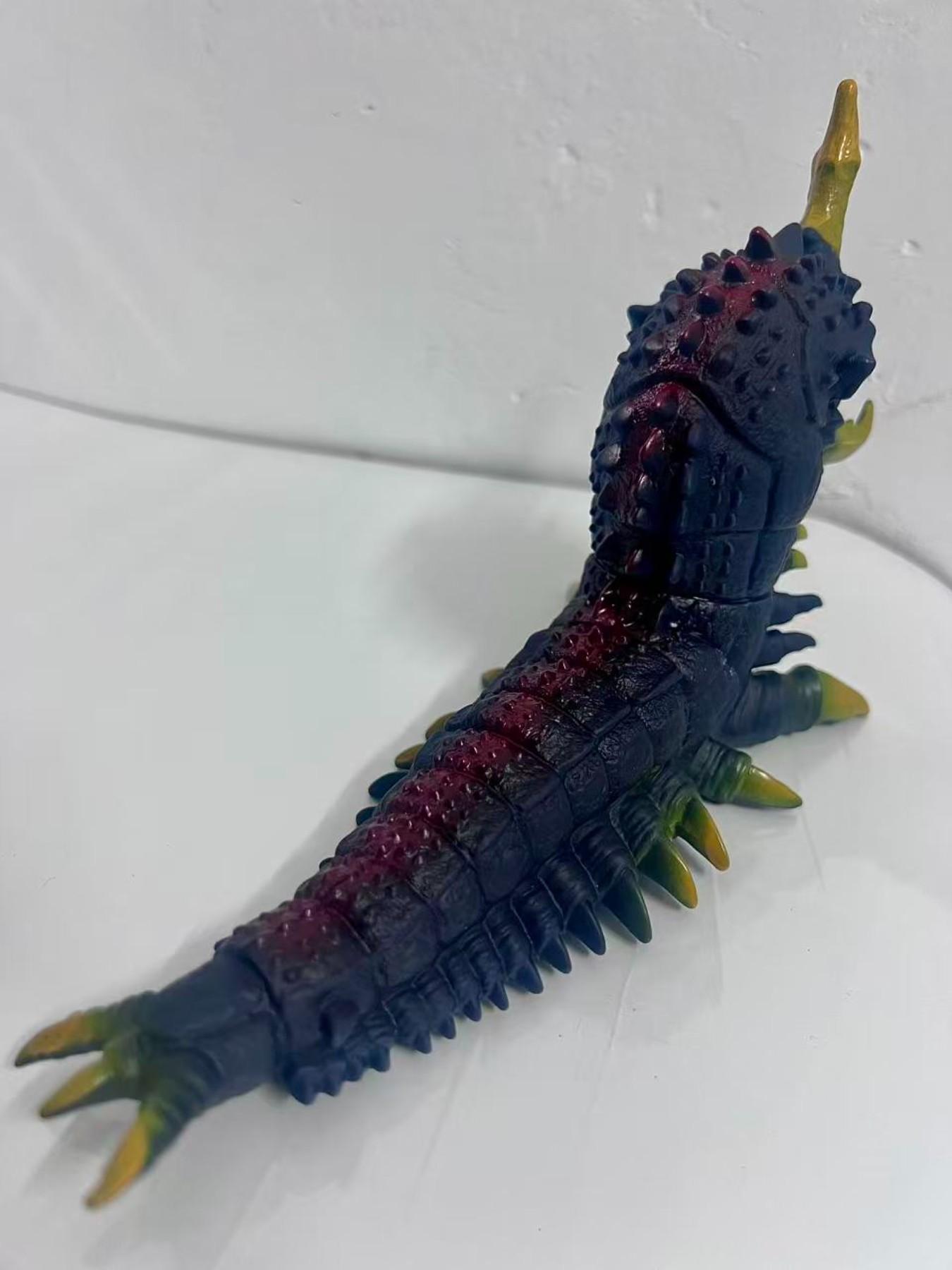 Mutant Bug Multi-Legged Decorative Figurine, Adjustable Head Home Decoration, Hobby Collection Item, Perfect Birthday Gift