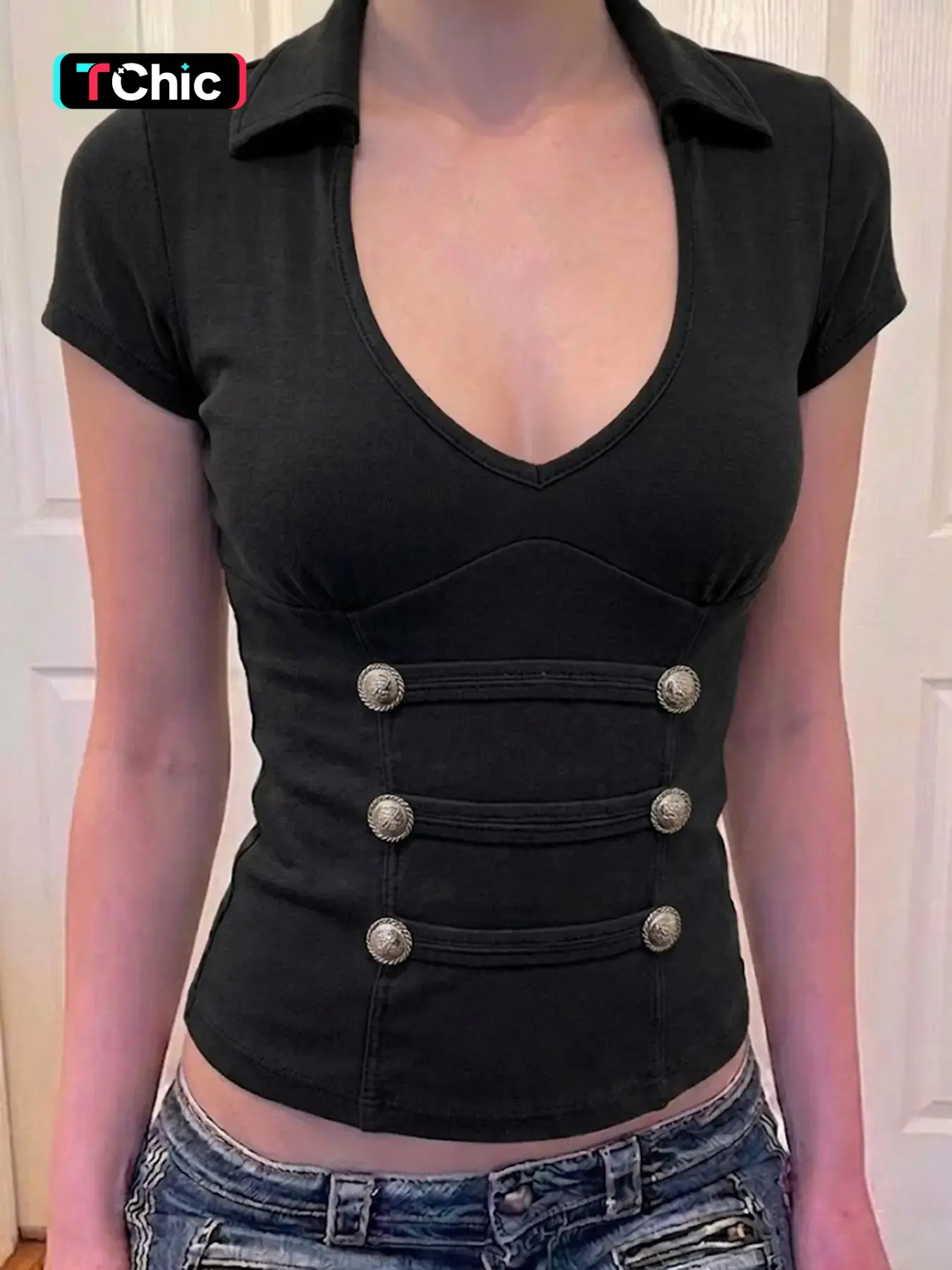 Baroque Style Medieval Metal Button Collared Deep V Short Sleeve Top, Women's Summer Streetwear, Ruched Tight-Fit Casual T-Shirt