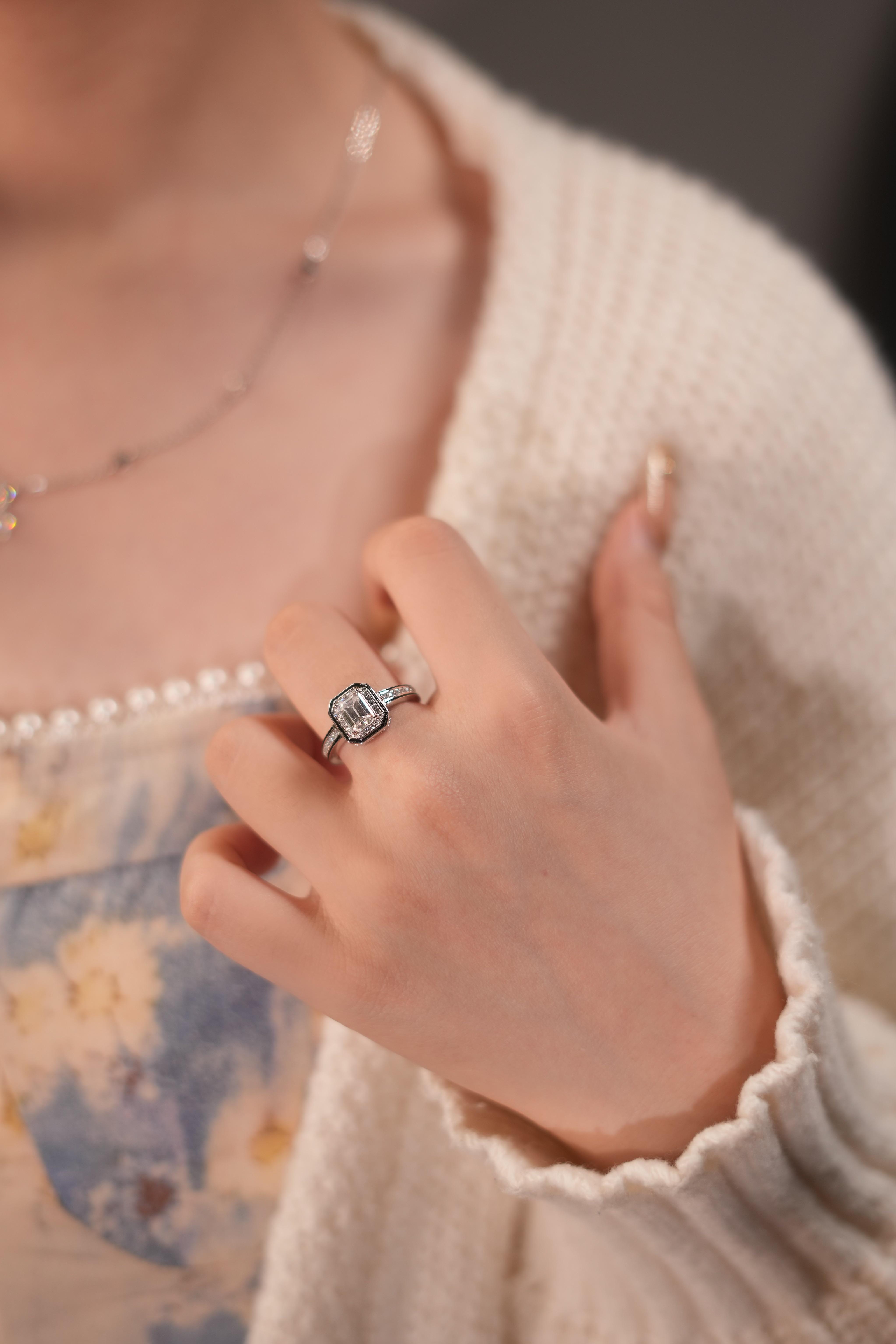 【#390】Refined 1ct Bezel Set Emerald Cut vvs Synthetic Moissanite Engagement Rings in 925 Sterling Silver 【#390】Refined 1ct Bezel Set Emerald Cut vvs Synthetic Moissanite Engagement Rings in 925 Sterling Silver