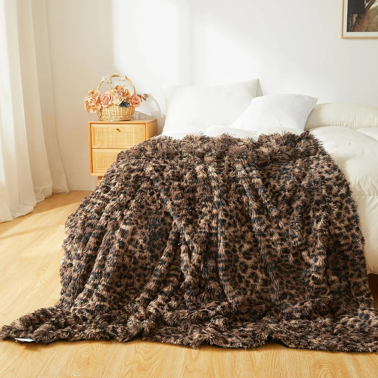 Faux Fur Print Throw, Soft Plush Fuzzy Leopard Print Lap Blanket, Luxury Shaggy Couch Throw Sofa Chair Bed Car, Vintage Decorative Farmhouse Furry Blanket, Brown and Black, 50x60