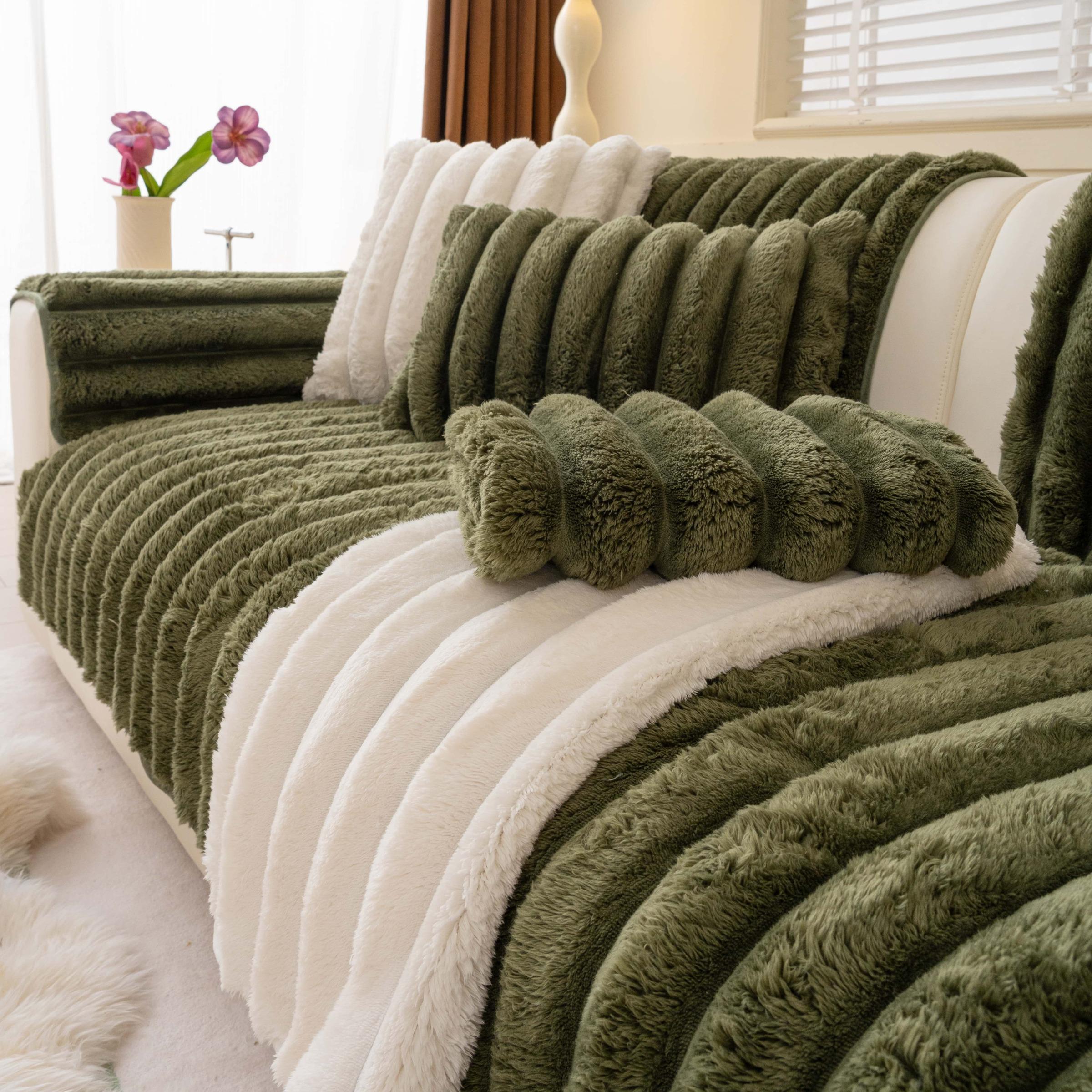 Solid Color Plush Sofa Cushion Cover, Sofa Slipcover, 1 Count Pet-friendly non-slip couch protector, soft & warm thick fleece, machine washable, anti-scratch cat/dog friendly throw, universal fit 1/2/3/4-seater & L-shape sectional