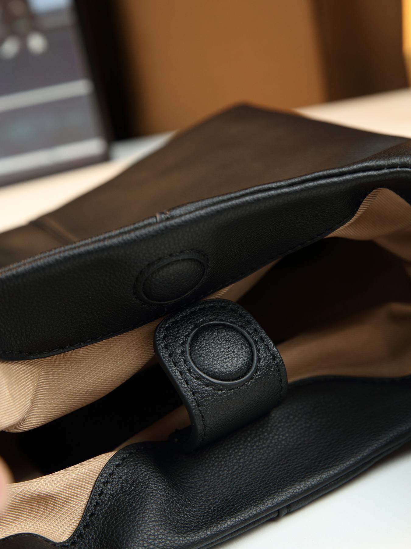 Niche design simple solid color bento bag lychee pattern going out leisure Fashionable Evening Bag shoulder messenger bag dinner bag