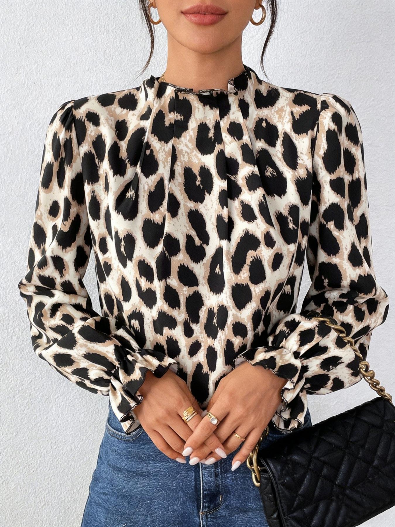 A fashionable women's leopard print pleated stand up collar lantern sleeve top, suitable for commuting to work, shopping, outdoor activities, indoor and outdoor wear