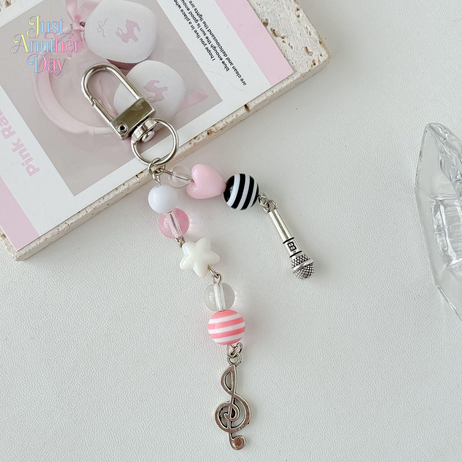 Y2K Pink Guitar Phone Charm, Millennial Style Beaded Keychain with Star & Music Note Details, Cute Bag & Photocard Holder Accessory