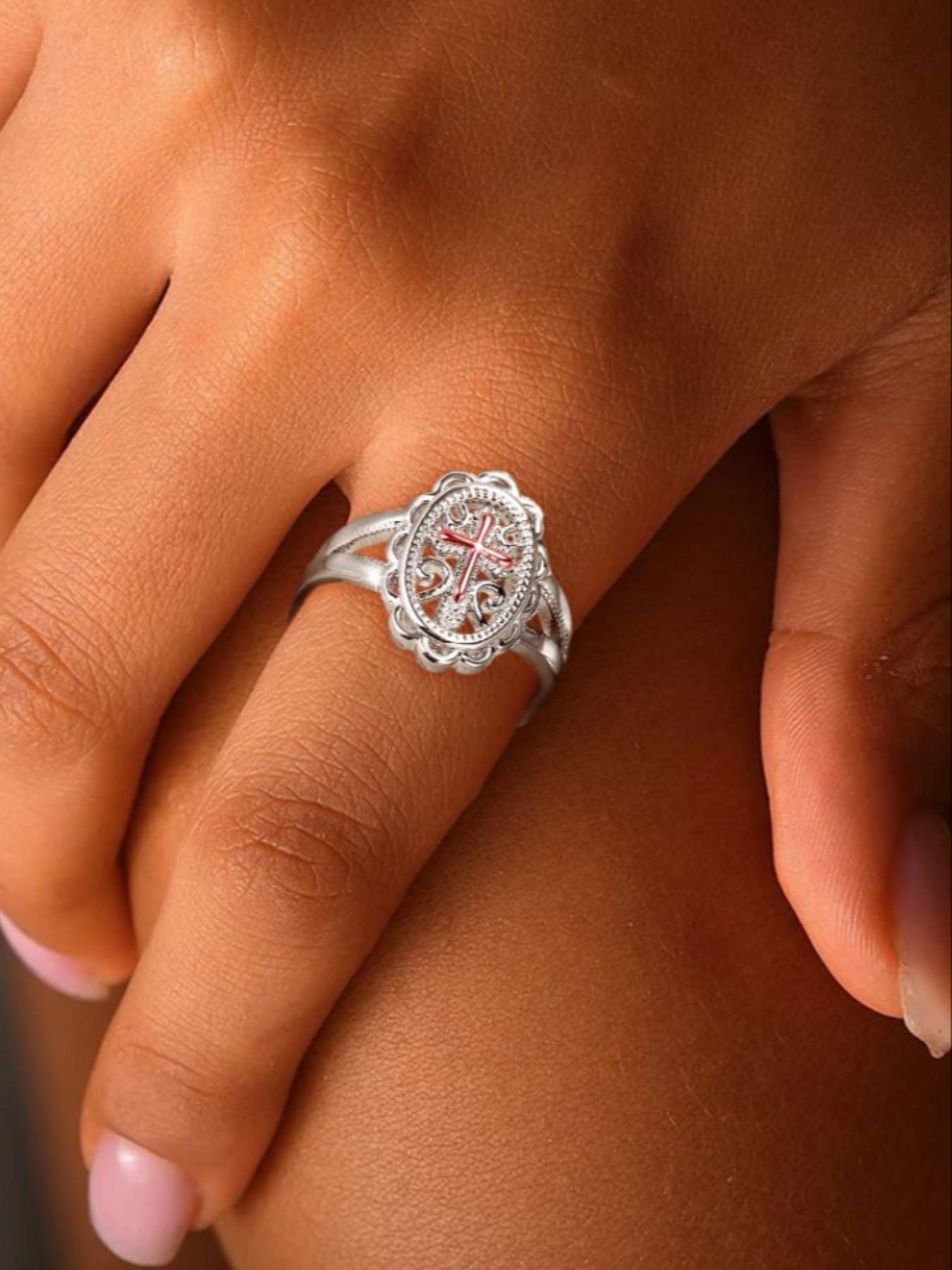 【Cross Ring】Featuring a Gothic three-dimensional hollow structure, retaining the most basic lines of the cross, with intricate patterns engraved around the edges—a unique gift for trendsetting youth, perfect for gifting or rock parties.