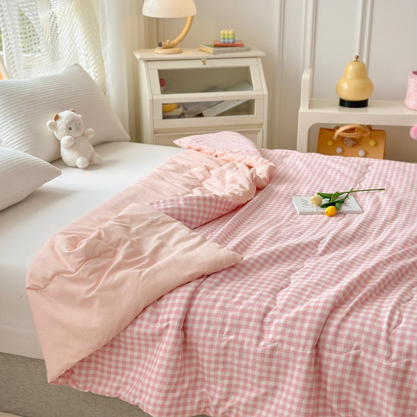 1pc Plaid Summer Quilt, Washable, Non-Clumping, Soft and Skin-Friendly, Ideal for Air Conditioning Use