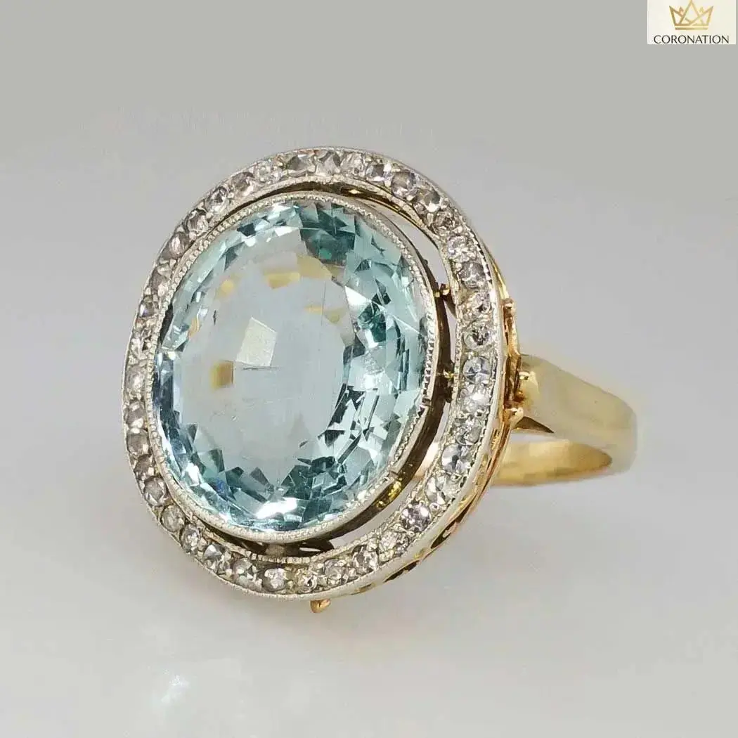 Aquamarine Blue Crystal Ring for Women, Vintage Oval Halo Statement Ring, Art Deco Gold Plated Jewelry, Elegant Cocktail Ring, Retro Inspired Gift for Wedding, Anniversary, Christmas