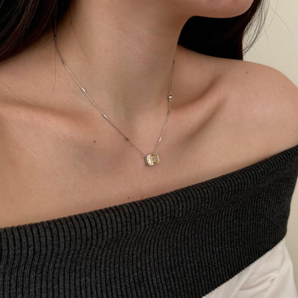 (SN052)S925 Sterling Silver Ice Flower Cut Pendant Necklace Elegant and Stylish Gift for Women’s Daily Wear