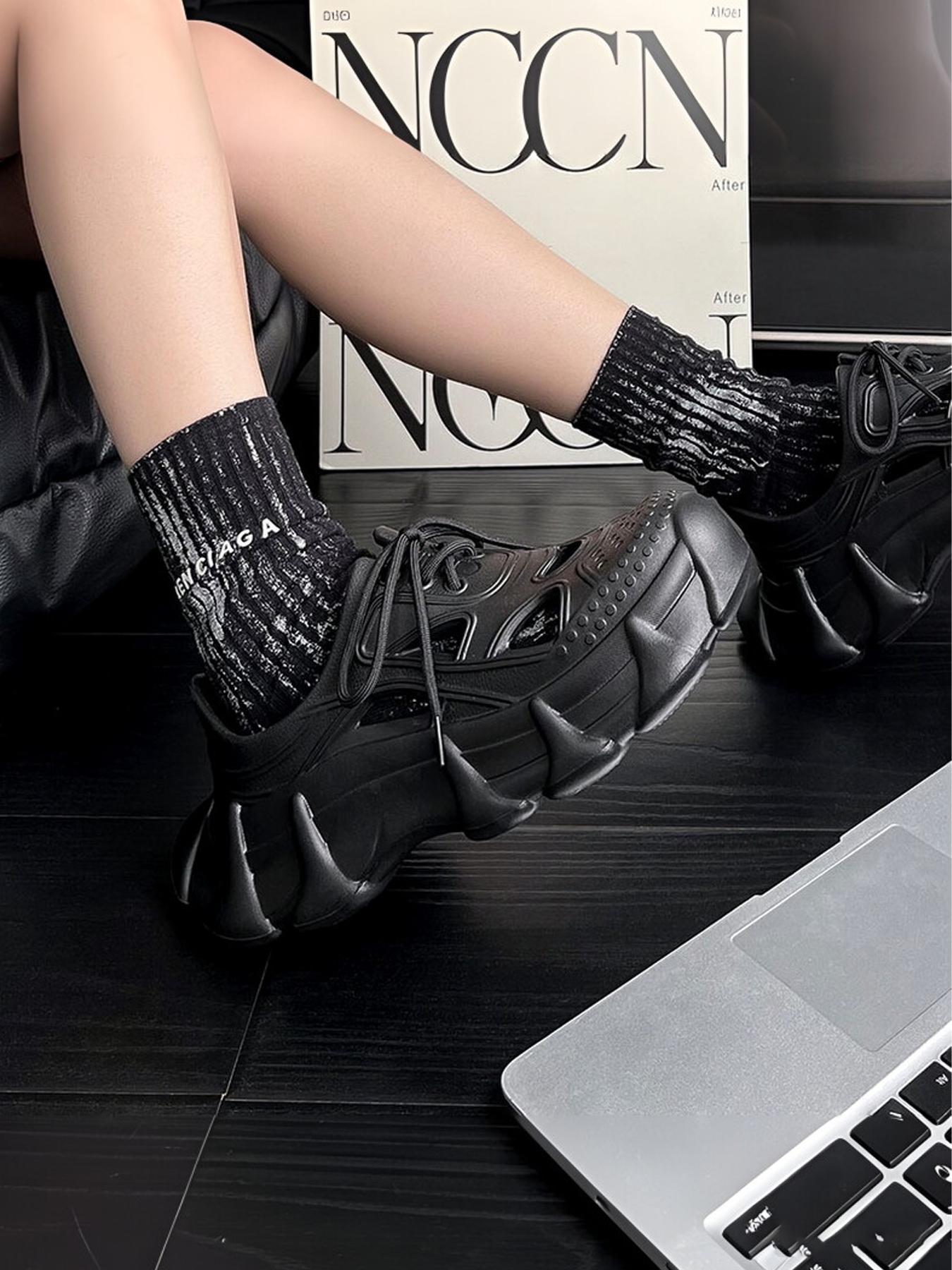 Women's Casual Slip-On Slippers Lightweight Non-Slip Soft Sole Indoor Outdoor Beach Shower Slips Breathable Comfy Flat Summer Shoes for Ladies