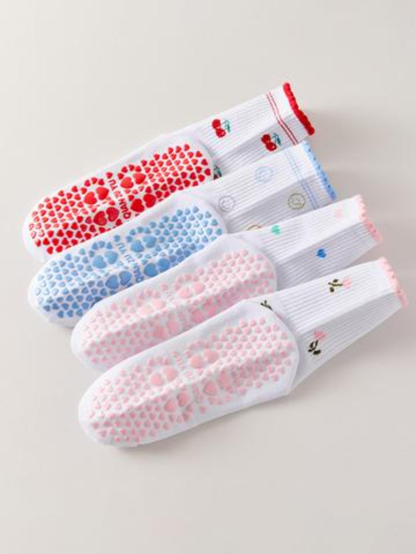 4 Pairs Women's Yoga Socks, Non-Slip Pilates Socks, Indoor Sports Socks, Cute Cherry Heart Flower Print, Breathable Comfortable