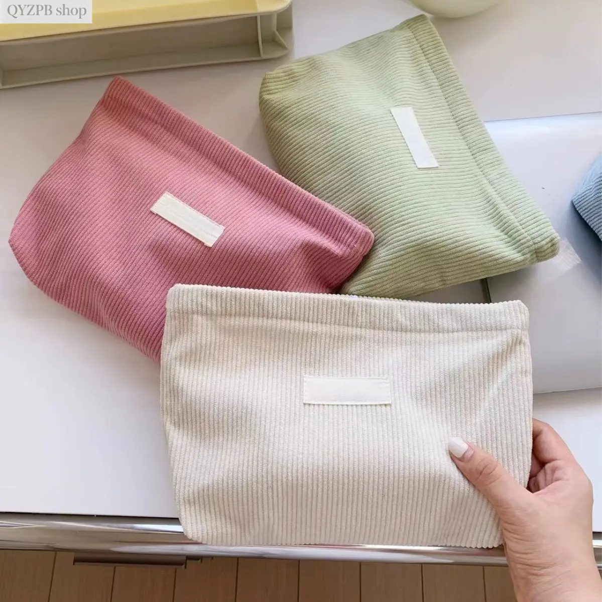 Corduroy Cosmetic Bag for Women, Large Capacity Makeup Bag, Portable Toiletry Bag, Travel Organizer Pouch, Zipper Clutch Storage Bag for Makeup, Skincare, Beauty Essentials and Daily Travel