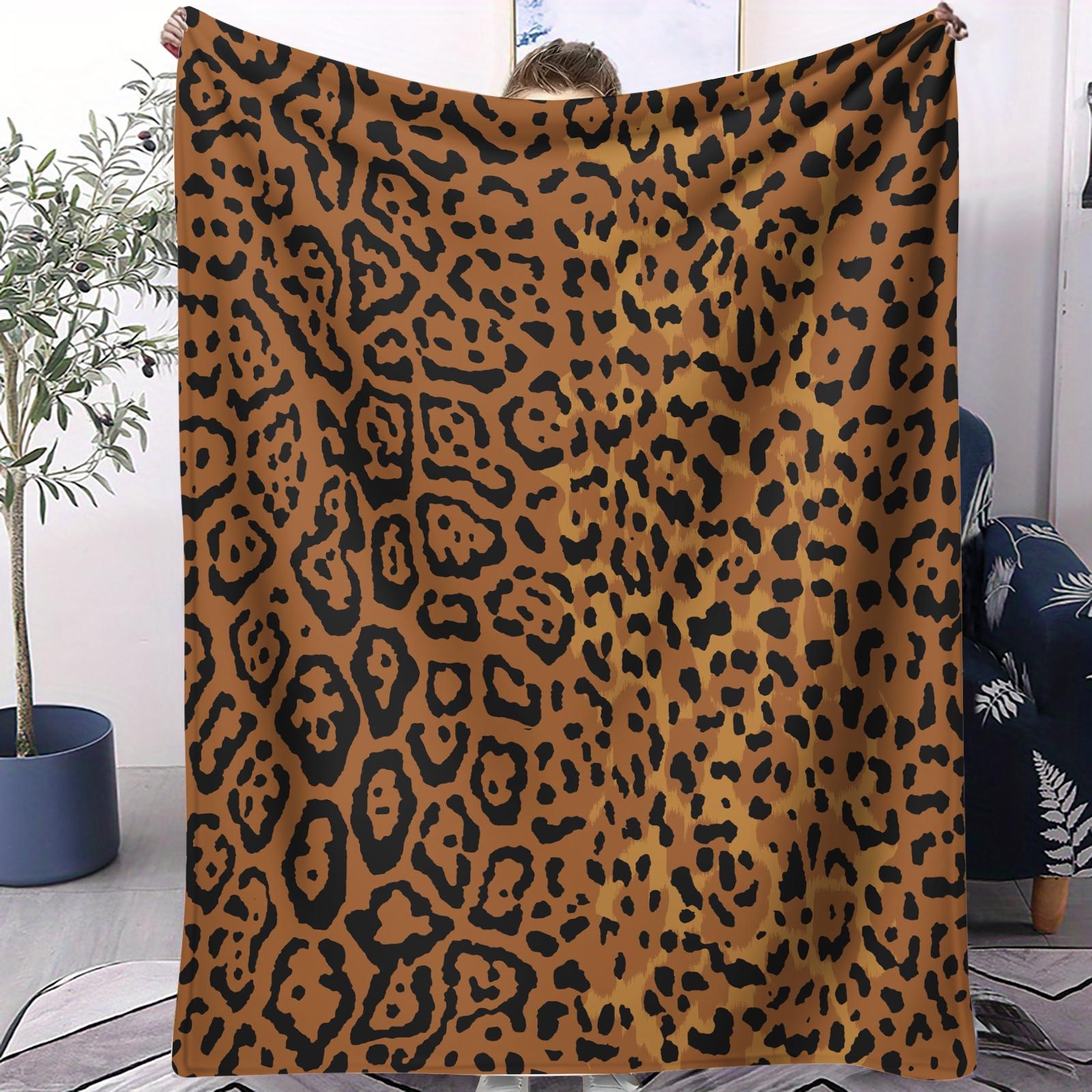 Retro Light Luxury Leopard Print Flannel Blanket, Soft and Fluffy, Warm and Breathable, Suitable for Fashionable Young Women for Home, Office and Travel Use, An Ideal Gift for Relatives and Friends