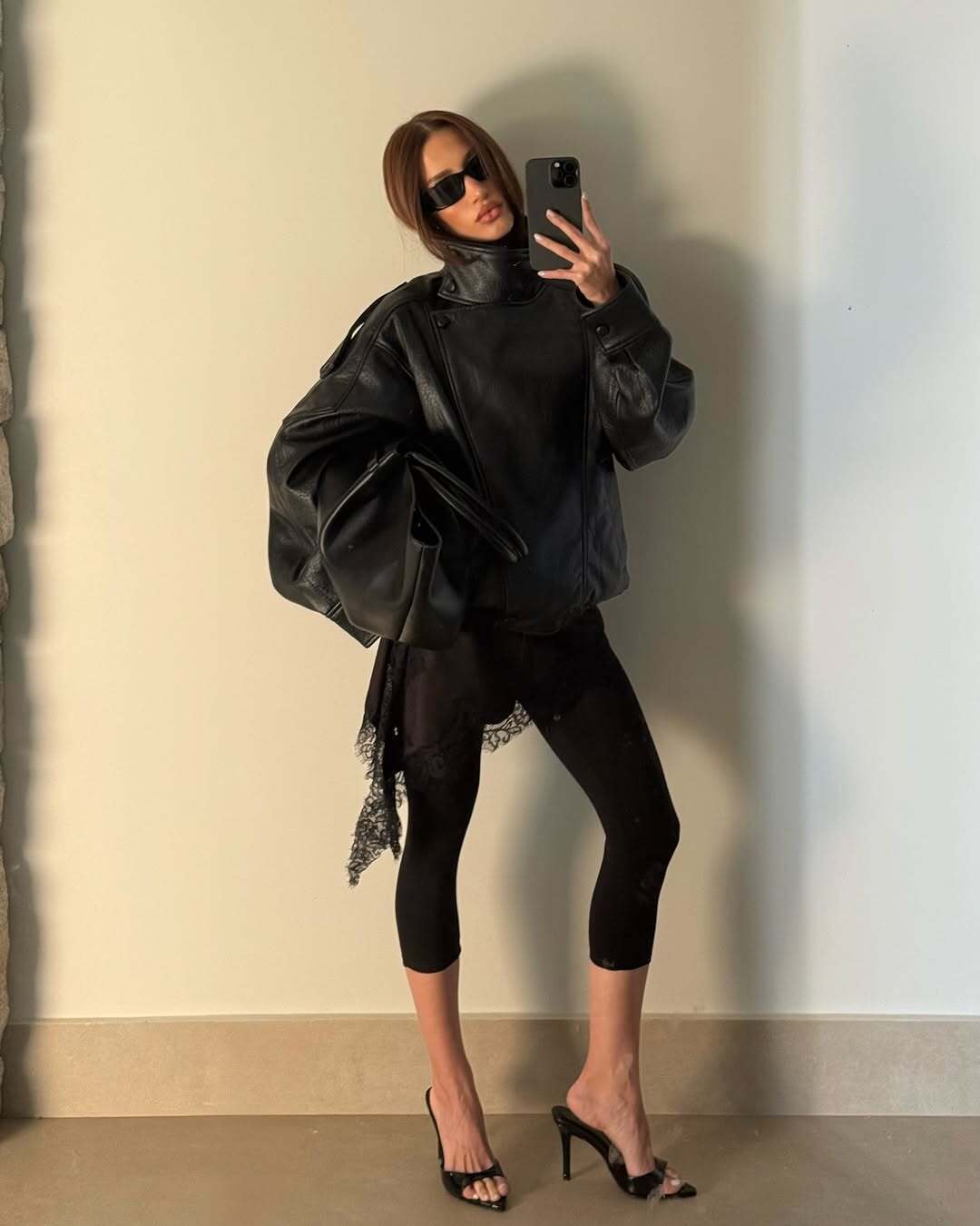 Faux Leather Stand Collar Oversized Moto Jacket, Elastic Hem Motorcycle Streetwear, Casual Long Sleeve Water- and Wind-Resistant Outerwear for Spring & Fall, Ladies Clothes for Daily Wear, Chic Outerwear, Coats