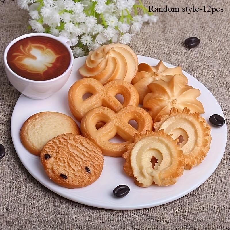 12pcs Random Cookie Shape Hanging Decorations, Resin Material, Home Kitchen Decoration, Photography Props, DIY Phone Case, Refrigerator Magnet, Christmas Theme