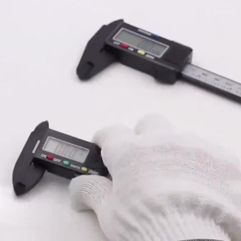 An electronic micrometer measuring tool with an LCD display, using a carbon fiber plastic vernier caliper, a battery-powered precision measuring instrument for furniture hardware parts - measuring range up to 150mm