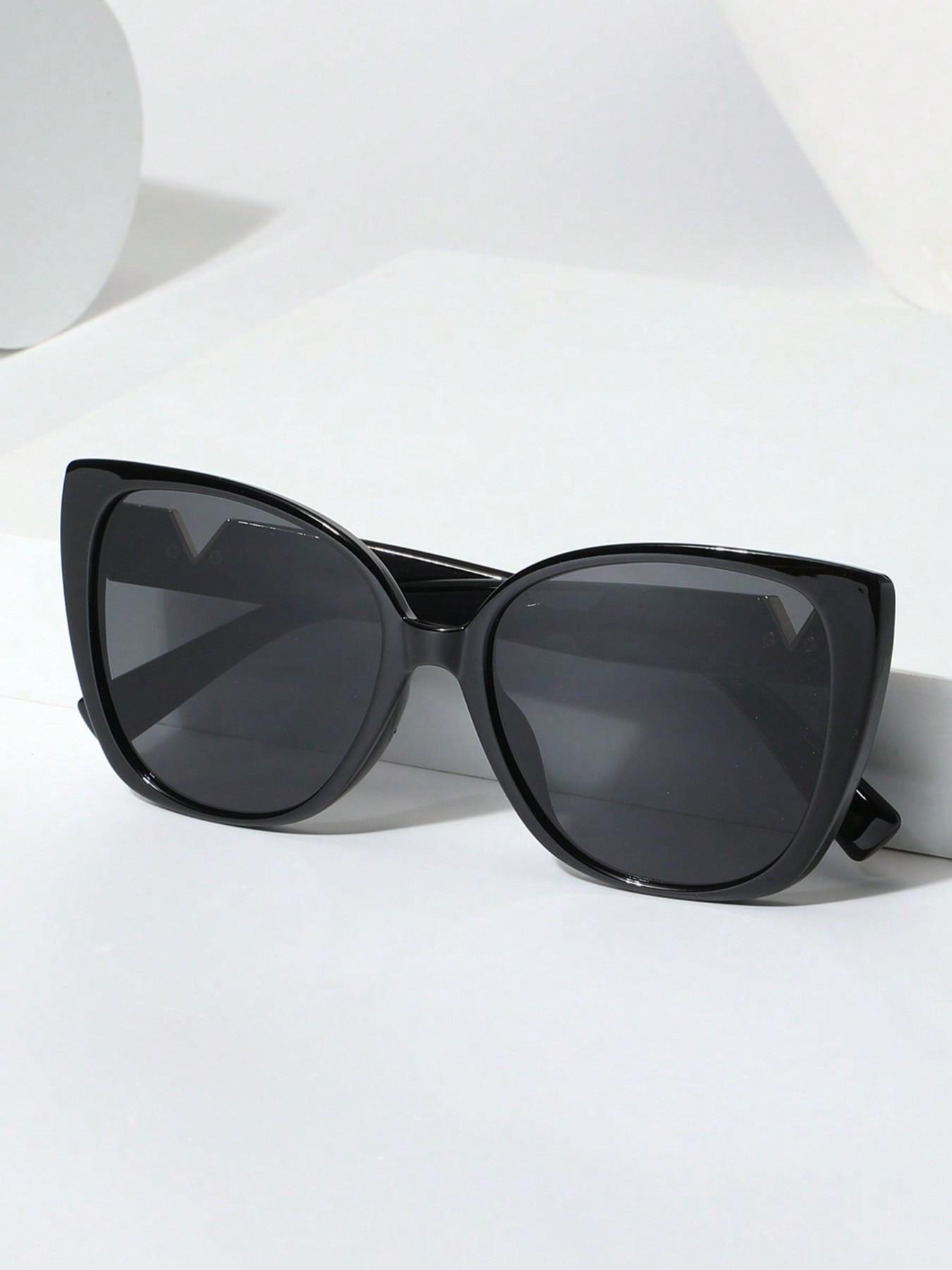 Women's Casual Cat Eye Glasses, Thick Frame Vintage Style, Decorative Metal Accessories, Summer Daily Wear, Includes Case & Cloth