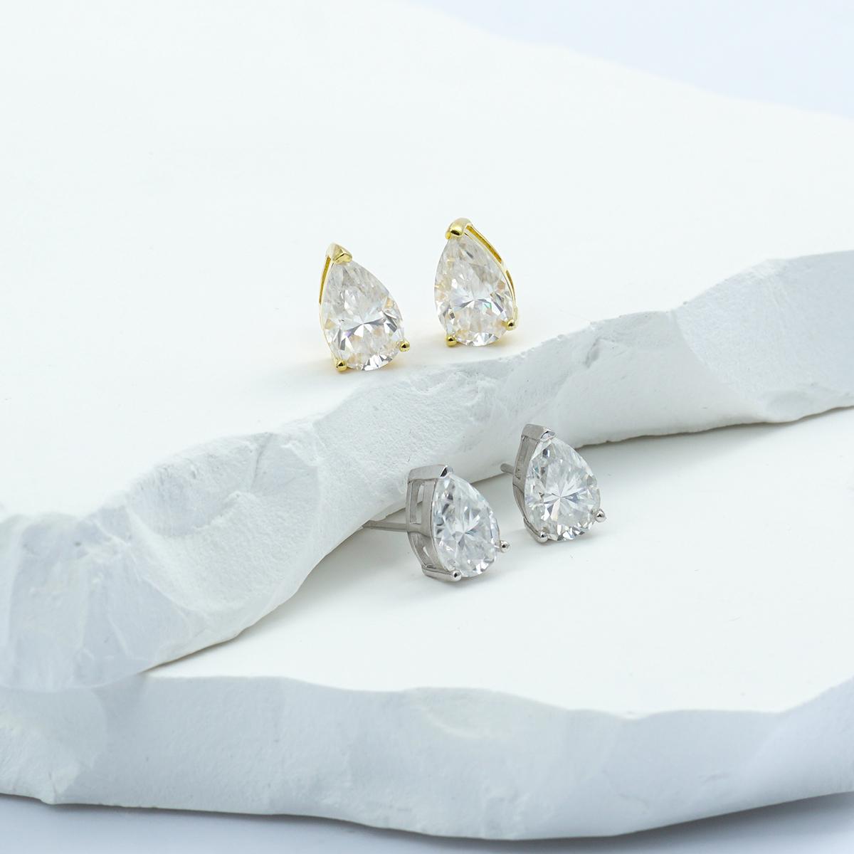 Pear Cut Stud Earrings D Color VVS Synthetic Moissanite Stud Unisex Earrings Birthday Anniversary Mother's Day Gifts for Men Women