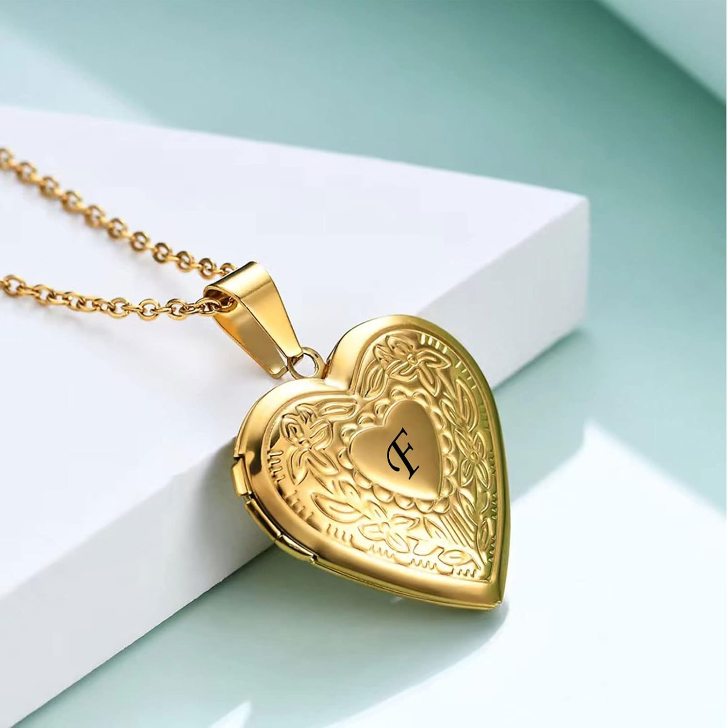 Women's  Heart Photo Locket Necklace with Picture inside Initial A-Z Letter Alphabet Love  Pendant Necklace