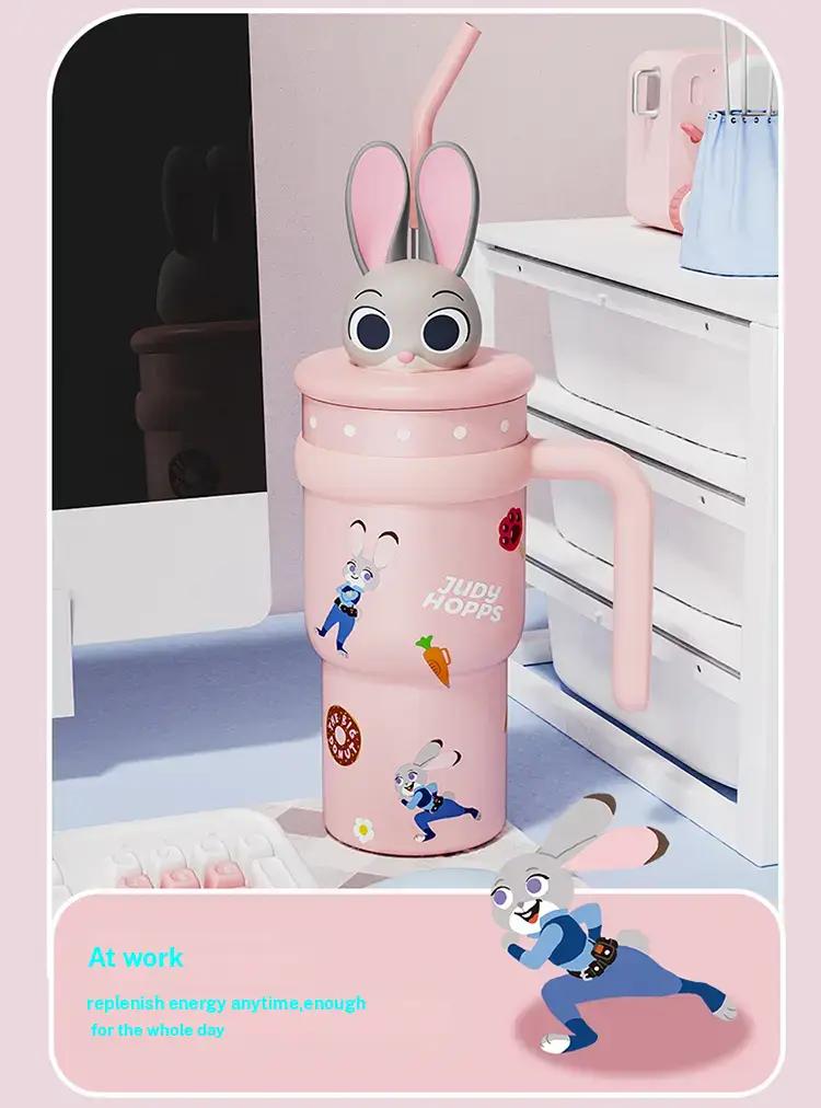 Disney Series Large Capacity lce King Cup Zootopia Strawberry Bear Stitch Design Insulated Tumbler Straw Cup Bottle with Handle Portable Holiday Halloween Christmas Ideal Gift for Kids Students Office Coffee Drinks Storage Valentine Gift for Girlfriends