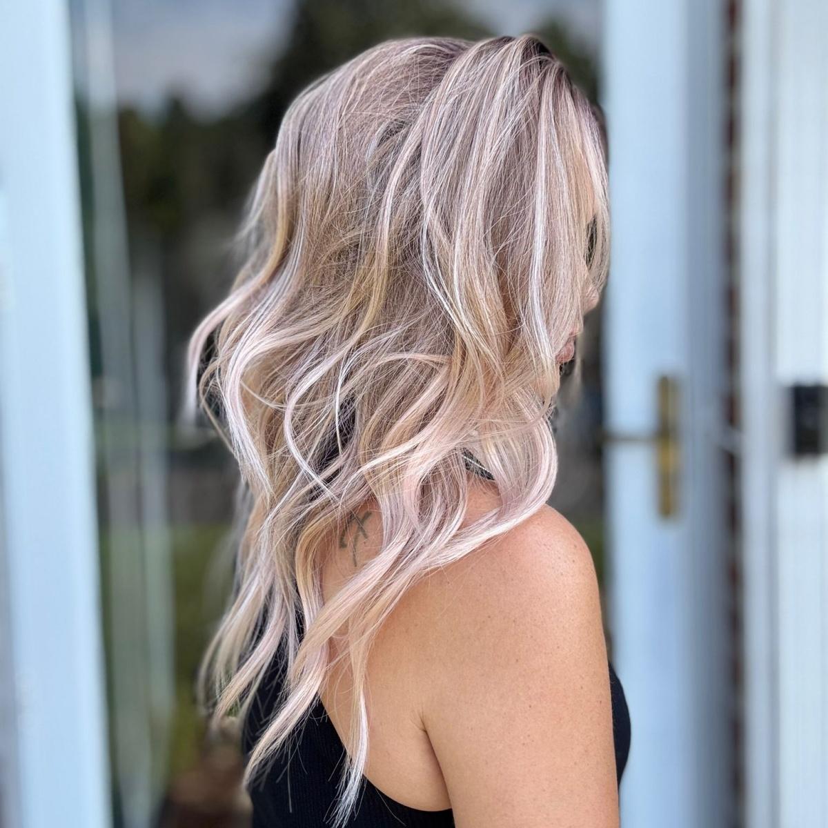 Tori by AISOM Soft Wave 16 Inches Apricot Free Part Synthetic Lace Front Wigs with Scandinavian Hairline Fashion Women Gluless Wig Low Density