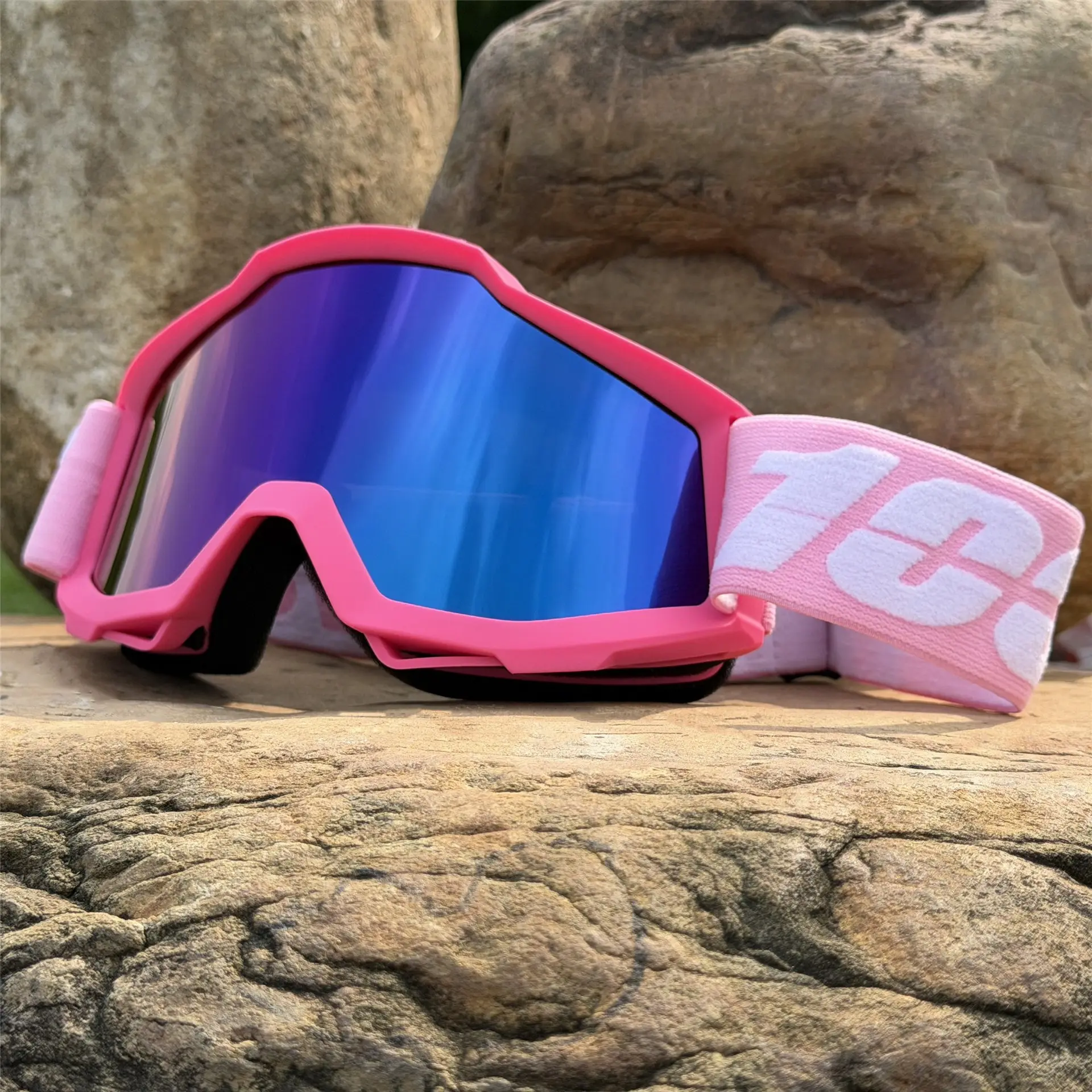Off-Road Motorcycle Goggles, UV Protection, Windproof, Clear Vision, Helmet Compatible, Ideal for Riding, Skiing, Outdoor Sports, Dirt Bike Goggles